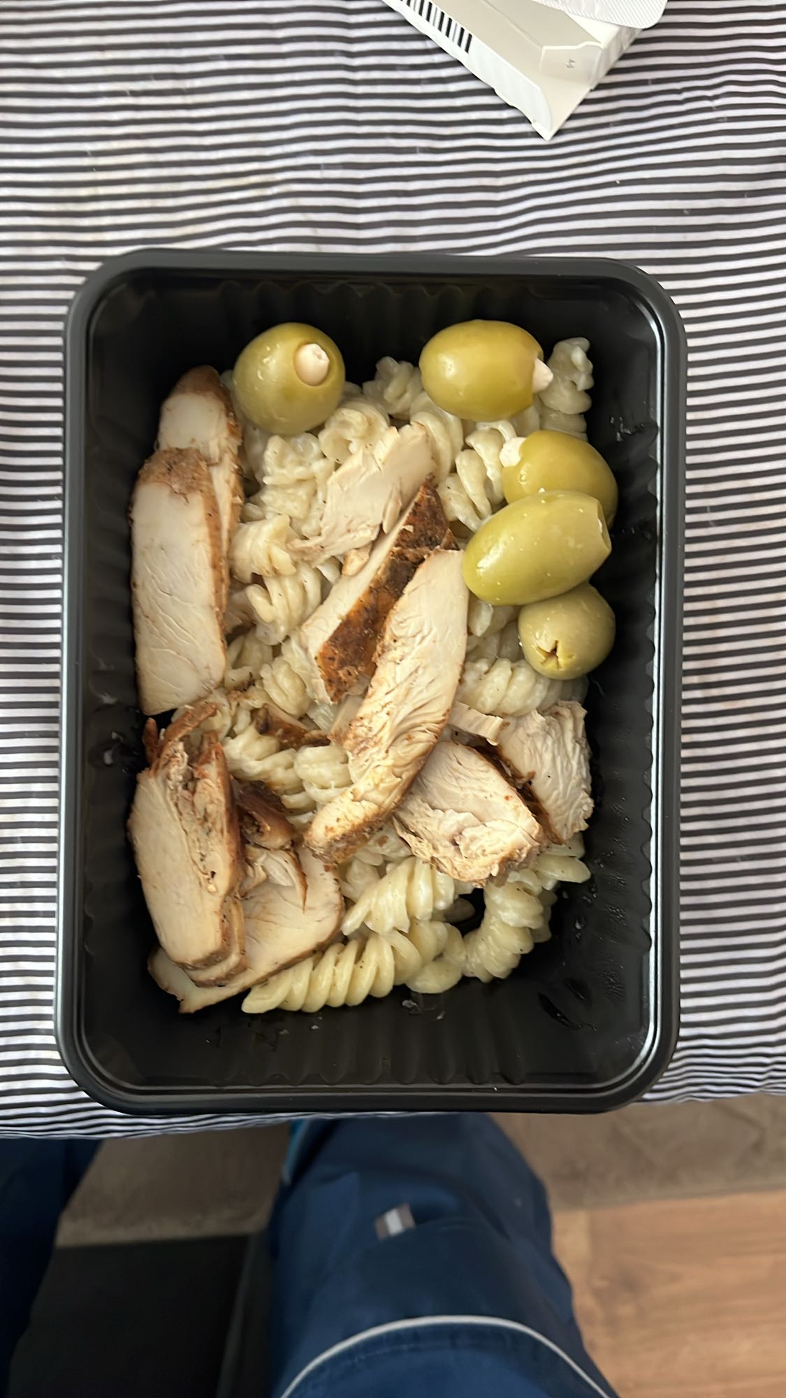 Паста с пиле и маслини