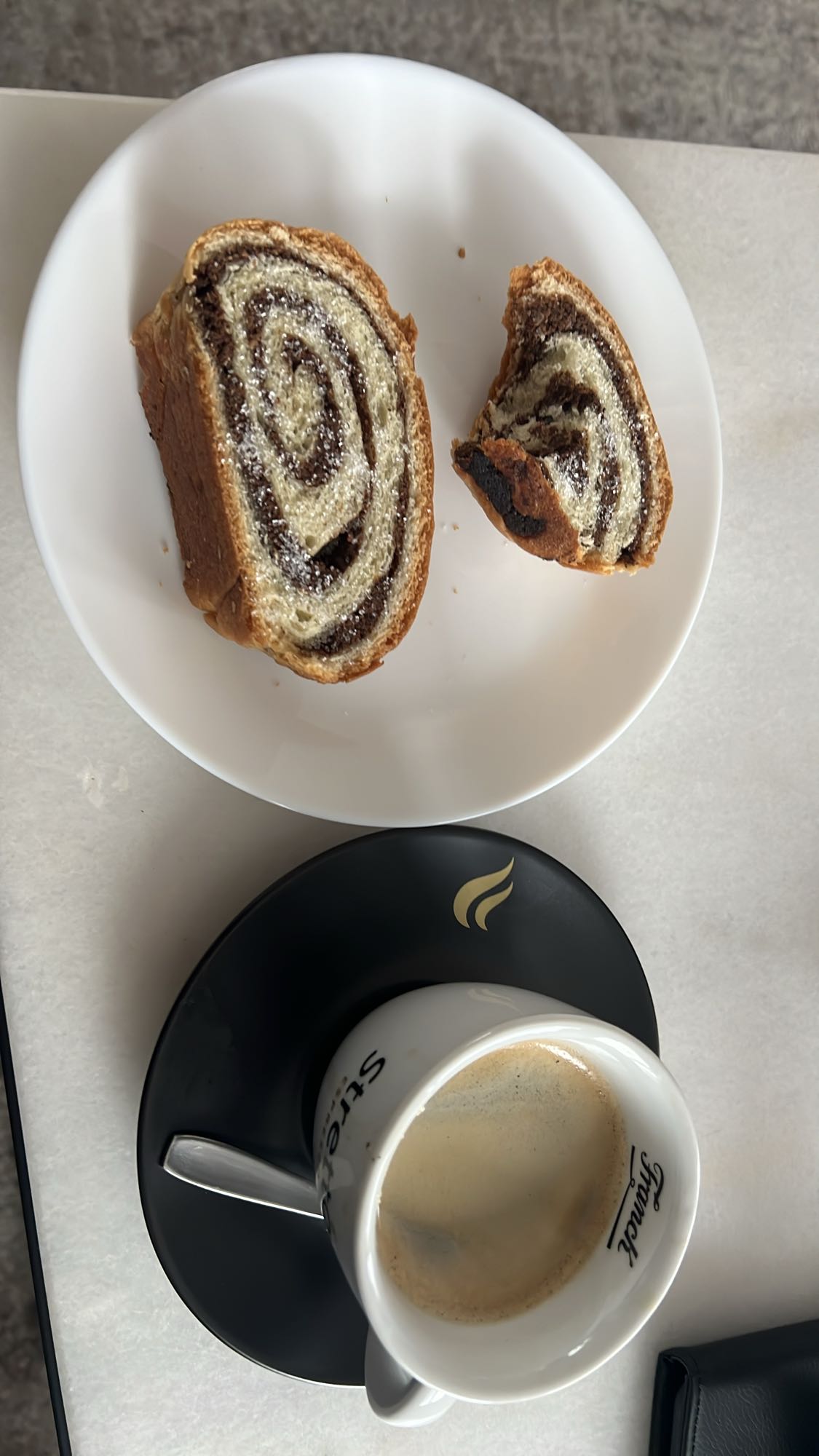 Kaffebröd och kaffe