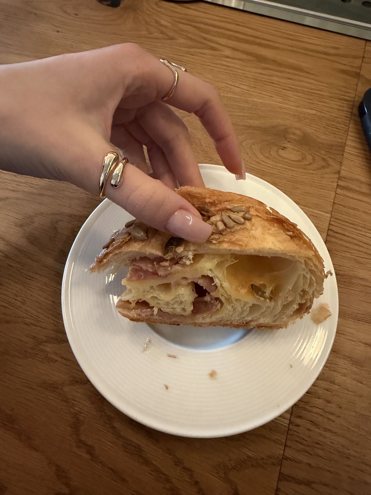 Круассан с ветчиной и сыром