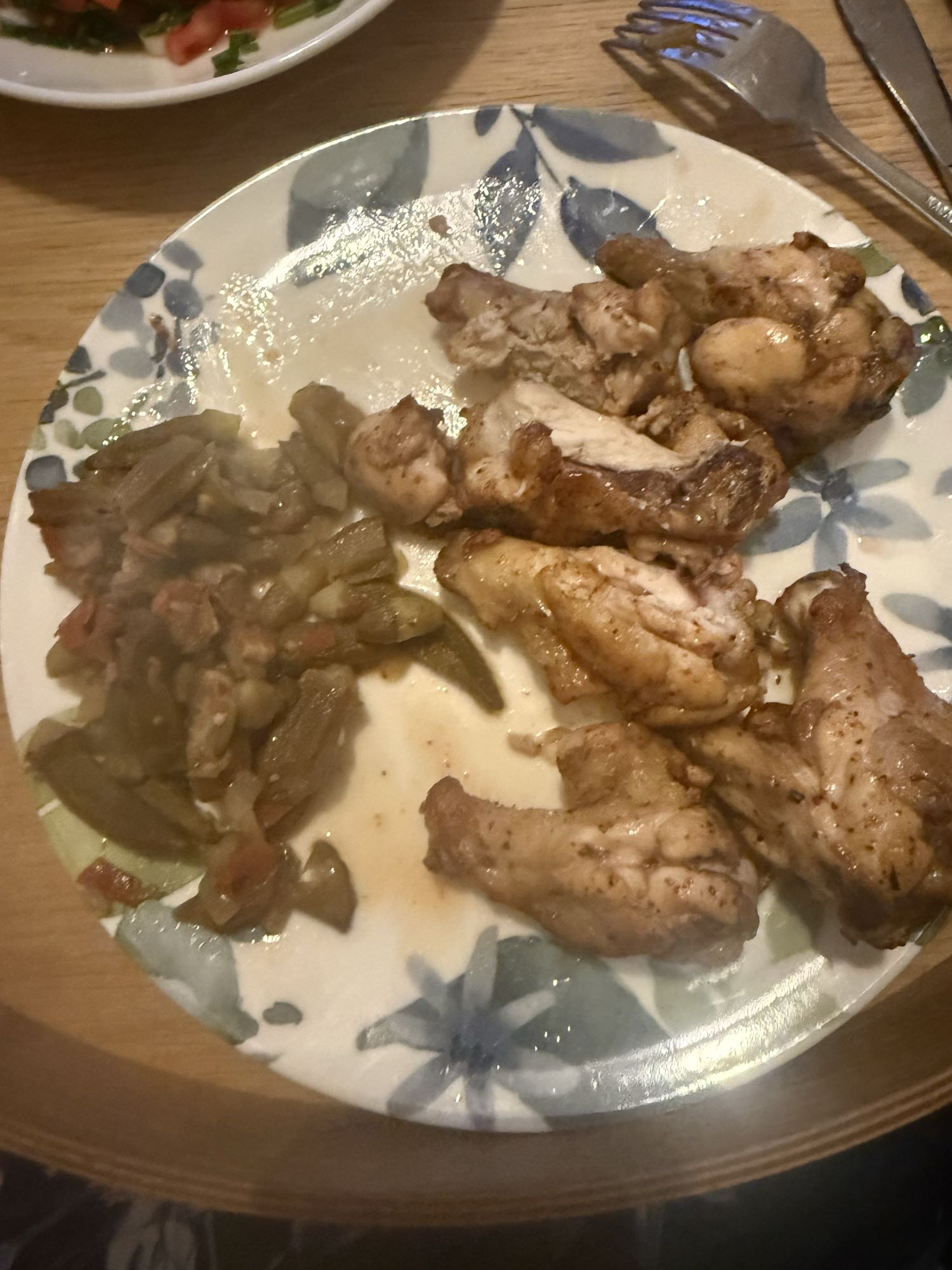 Tavuk kanat ve taze fasulye