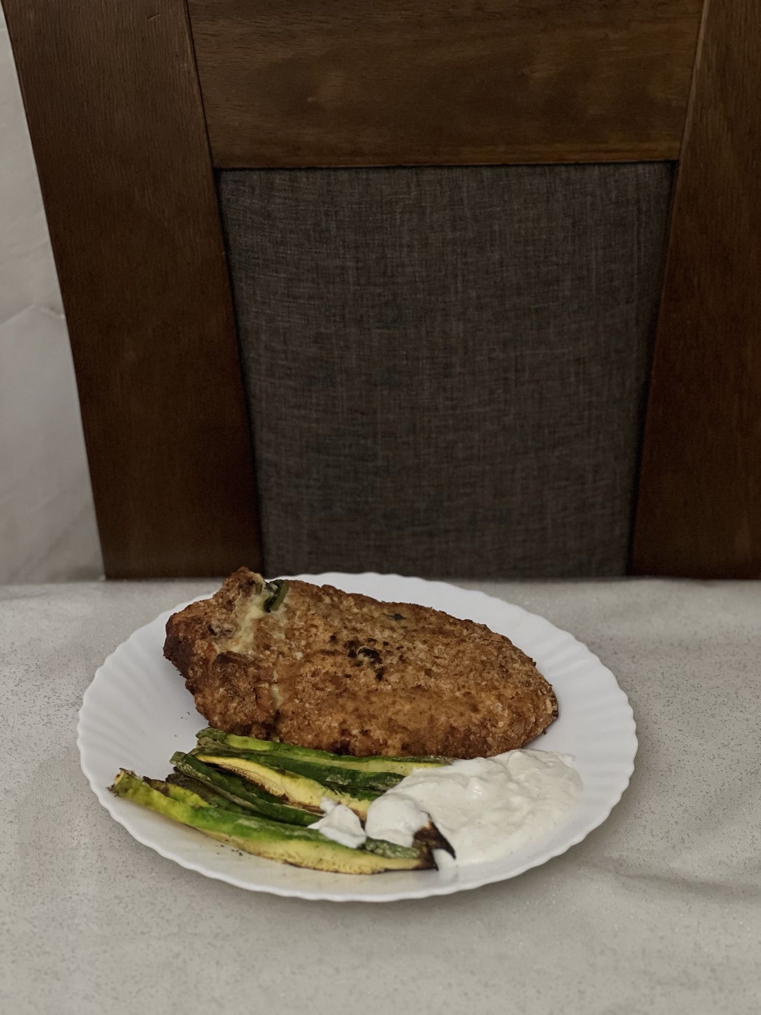 Escalope pané, courgettes, yaourt