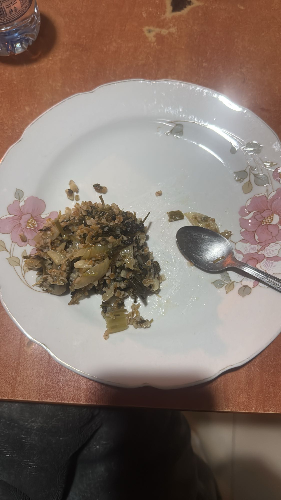 Herbed bulgur greens