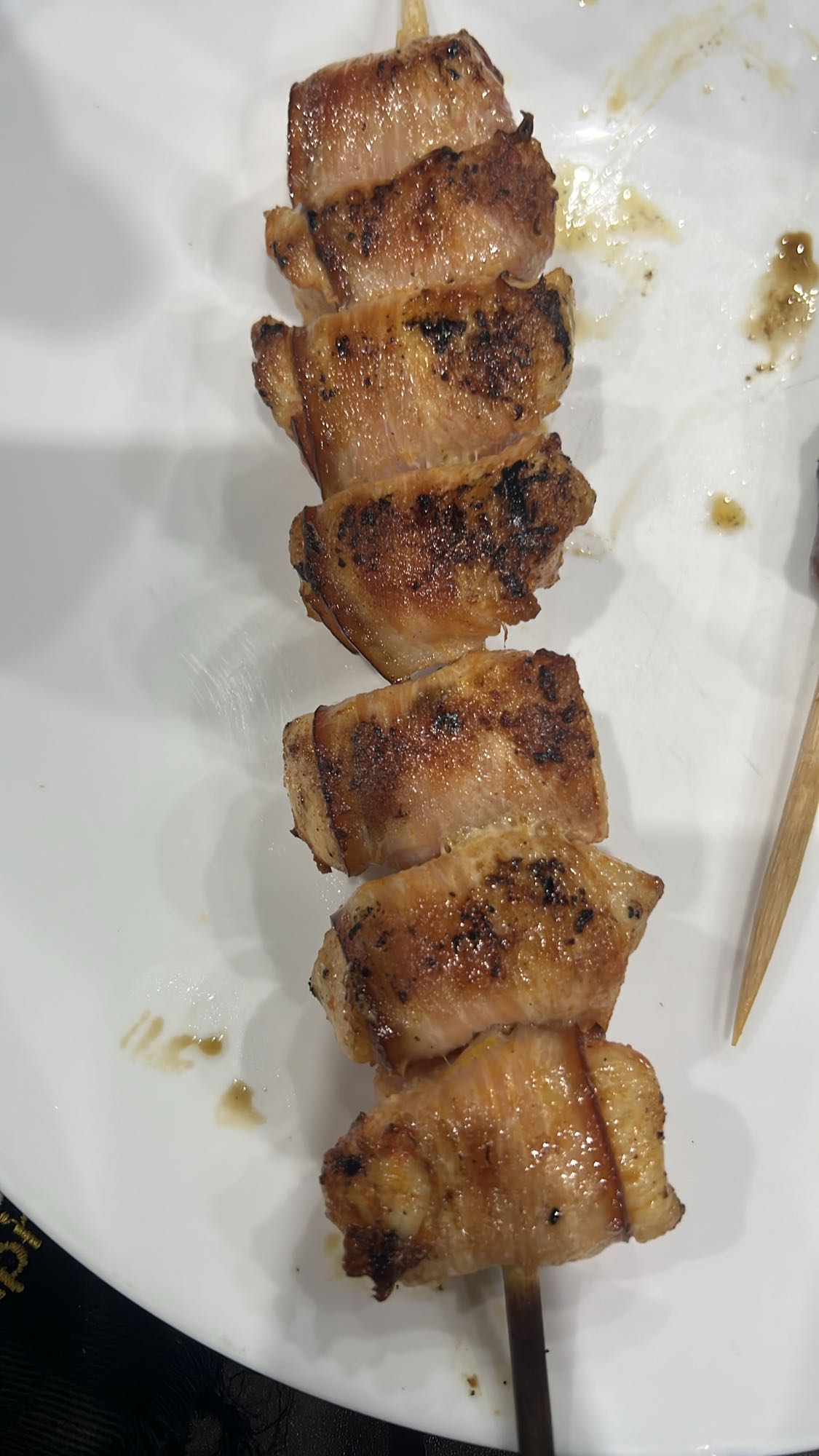 Espetinho de porco grelhado