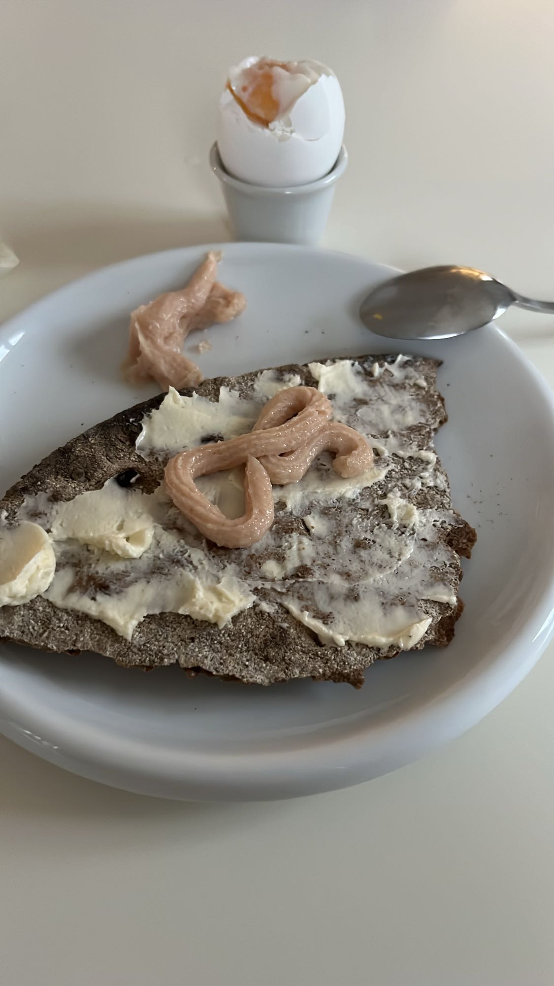 Knäckebröd med ägg & kaviar