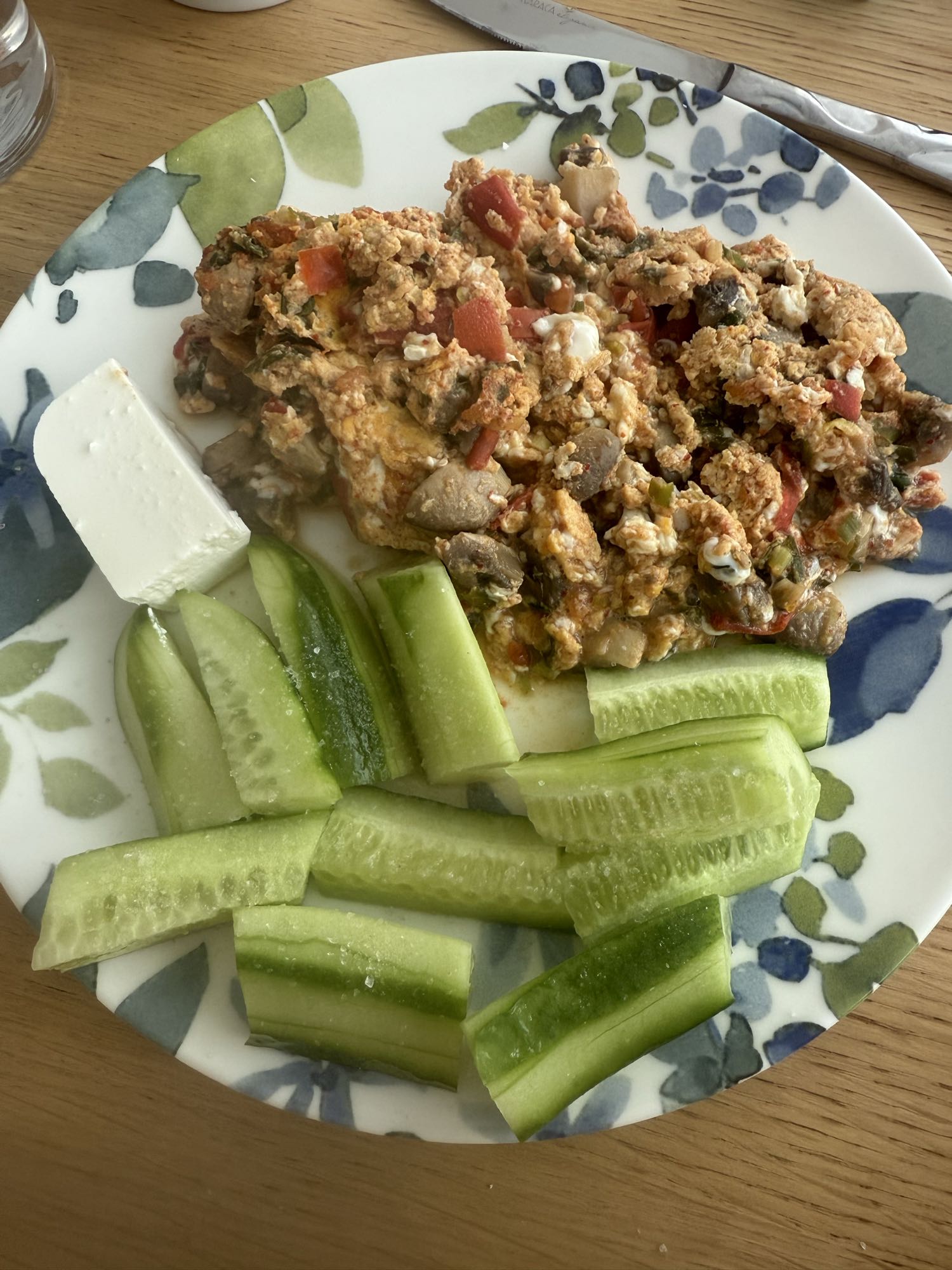 Menemen ve Salatalık