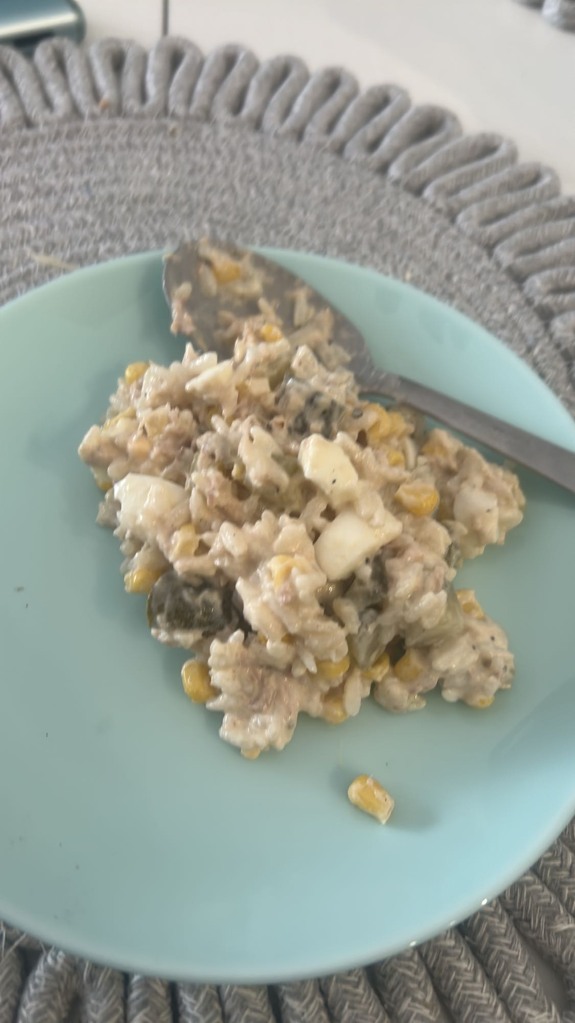 Sałatka ryżowa z tuńczykiem