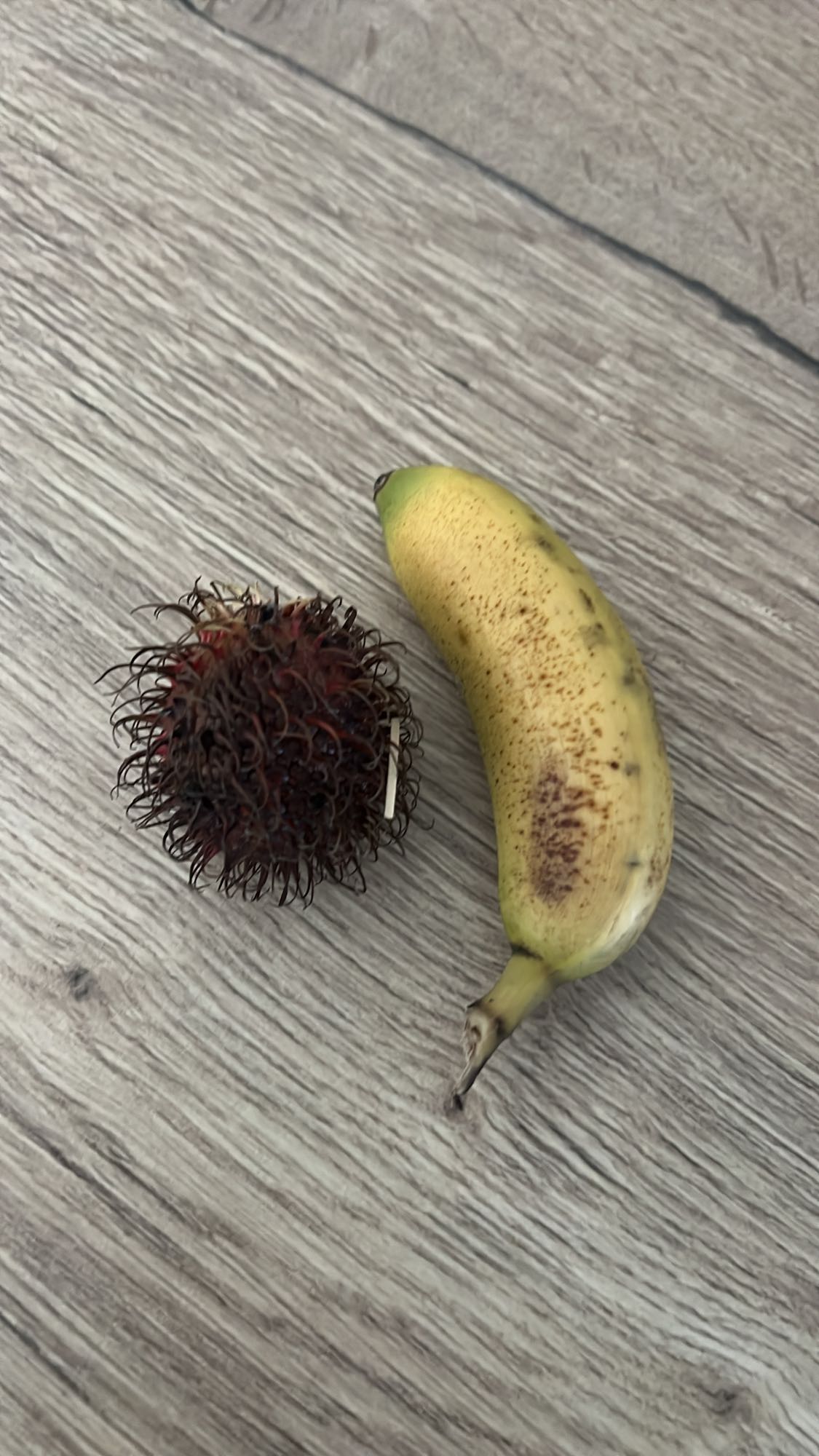 Banana și rambutan