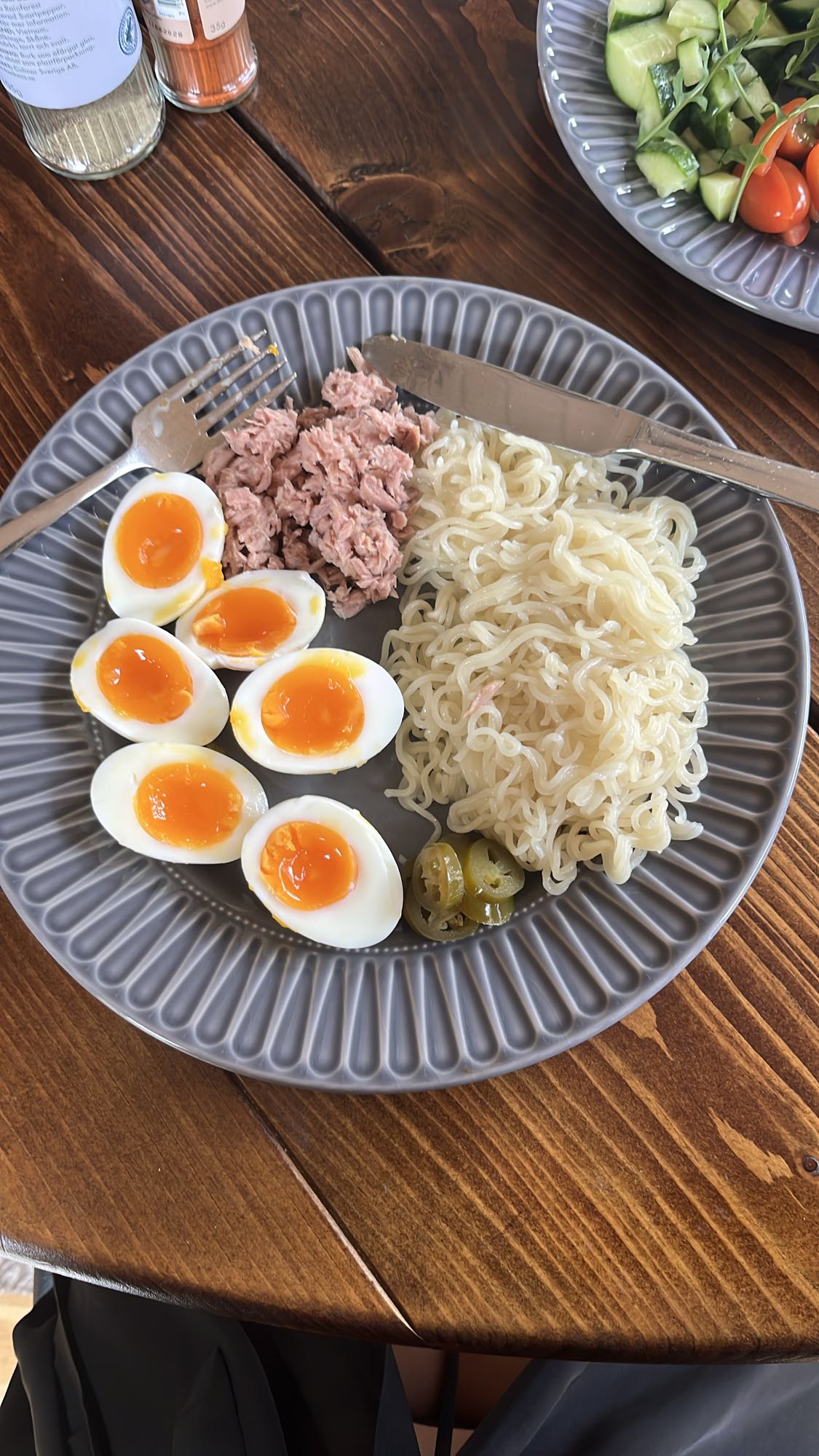 Äggnudlar med tonfisk