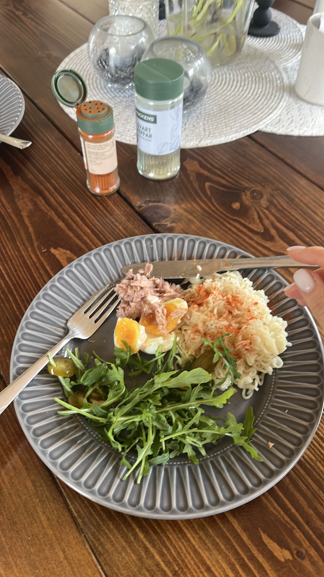 Tonfisknudlar med ägg