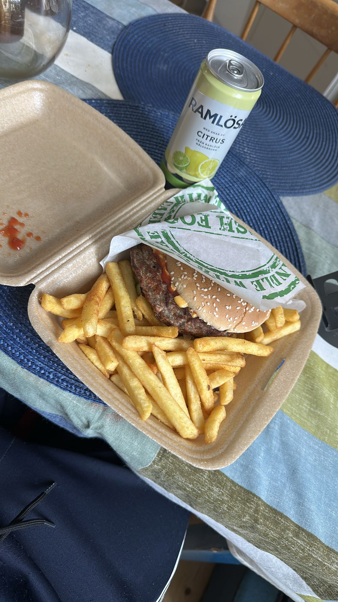 Hamburgare med pommes