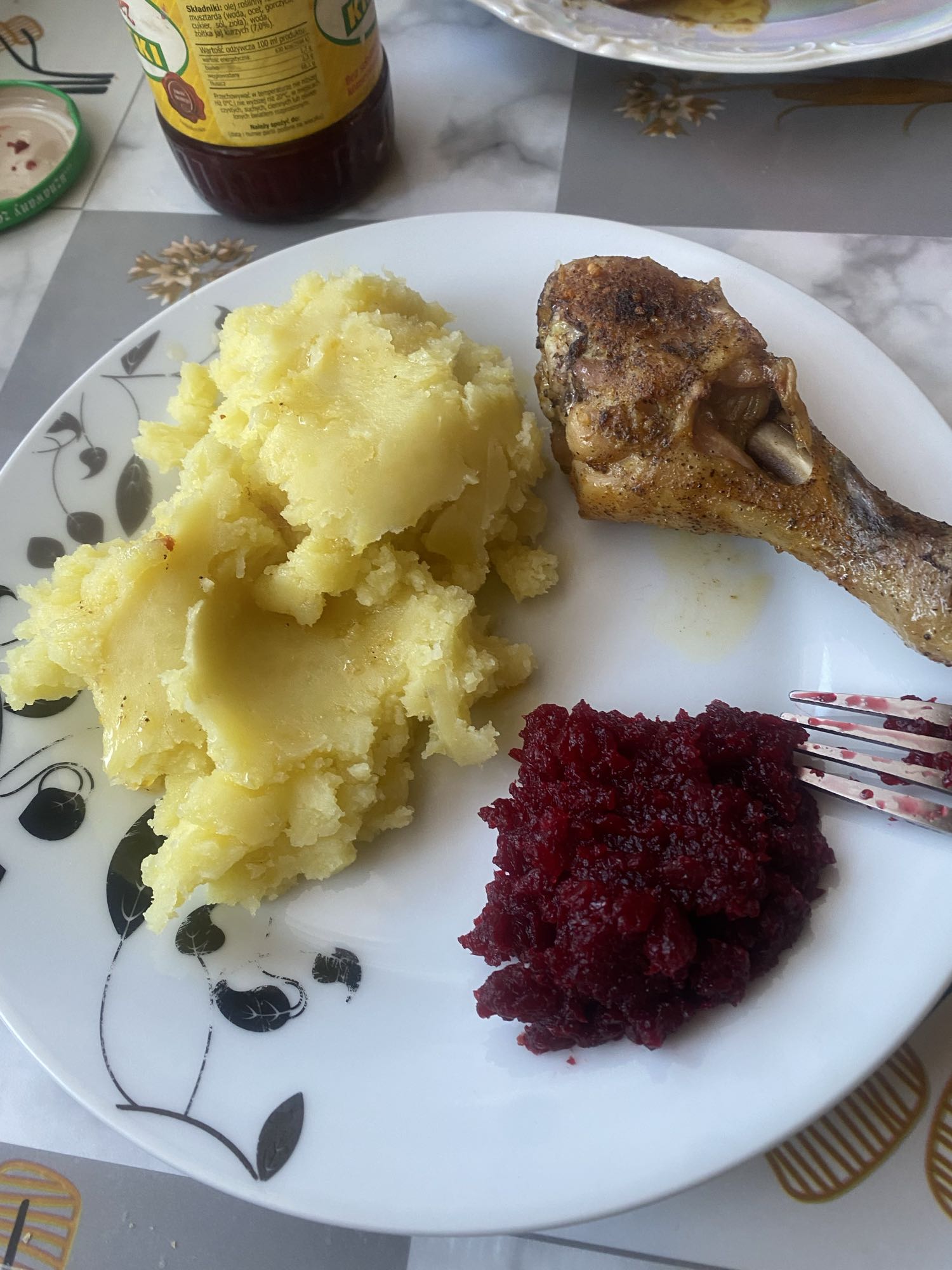 Kurczak z ziemniakami i buraczkami