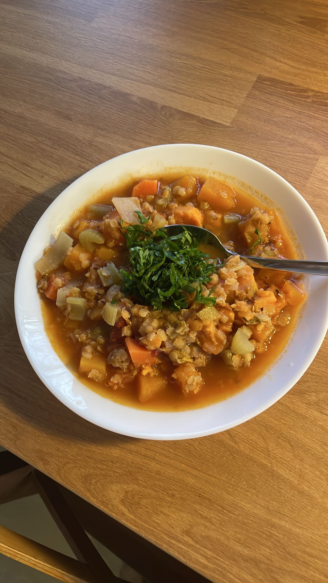 Zupa warzywna z soczewicą