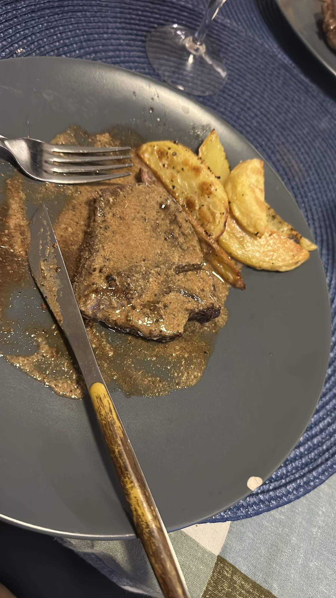 Biff med potatisklyftor