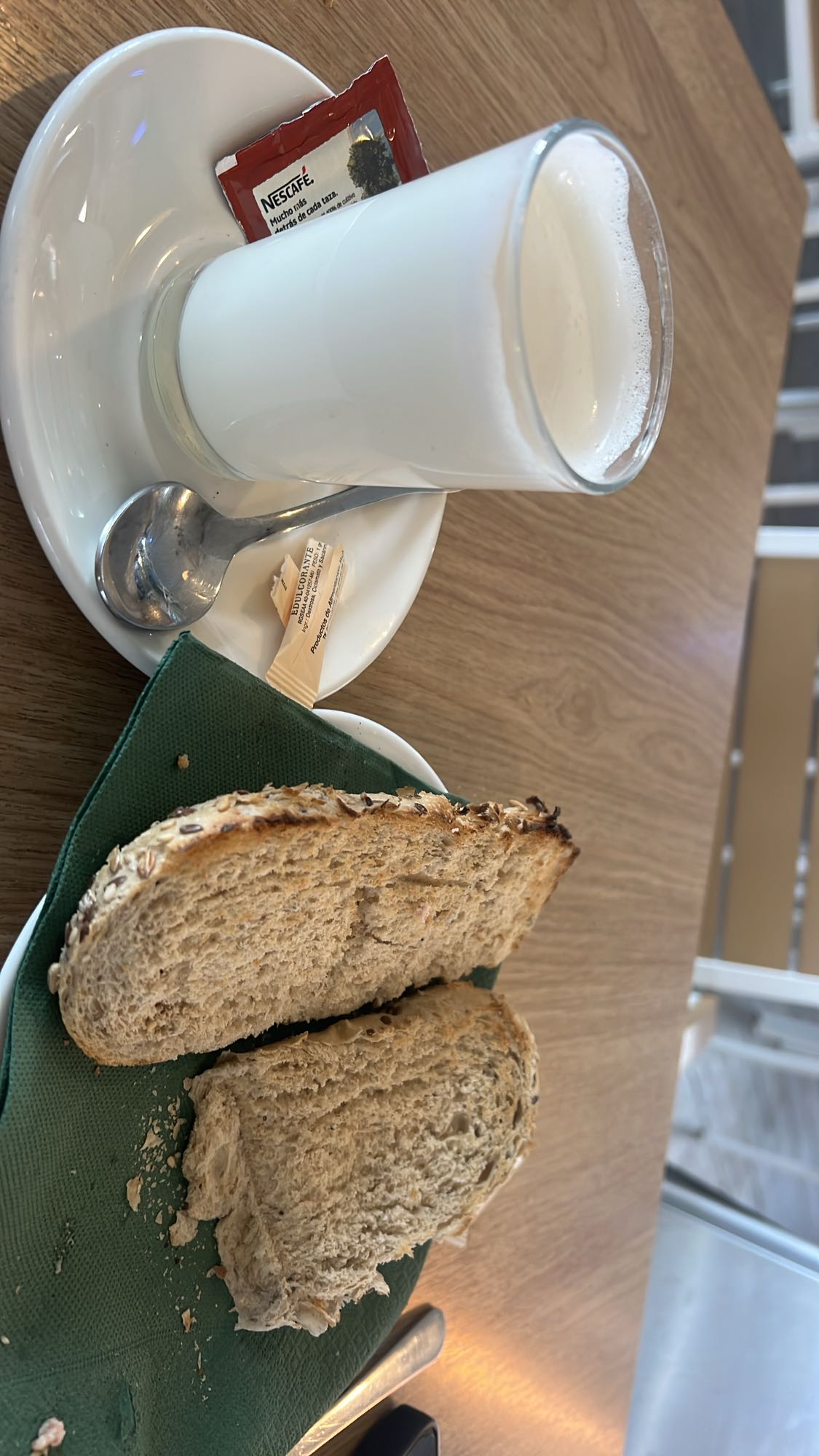 Leche y pan integral