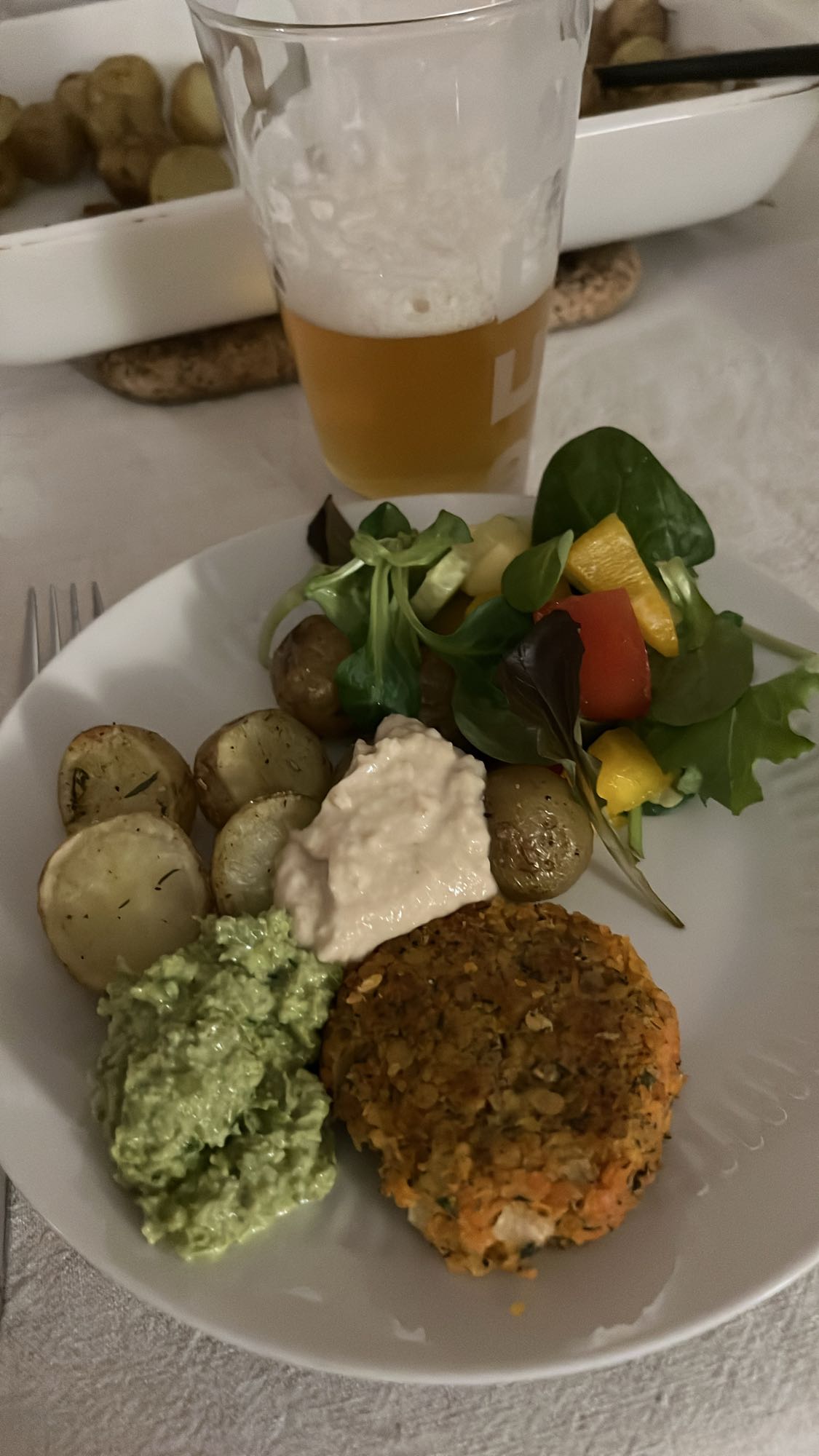 Falafel med potatis & sallad