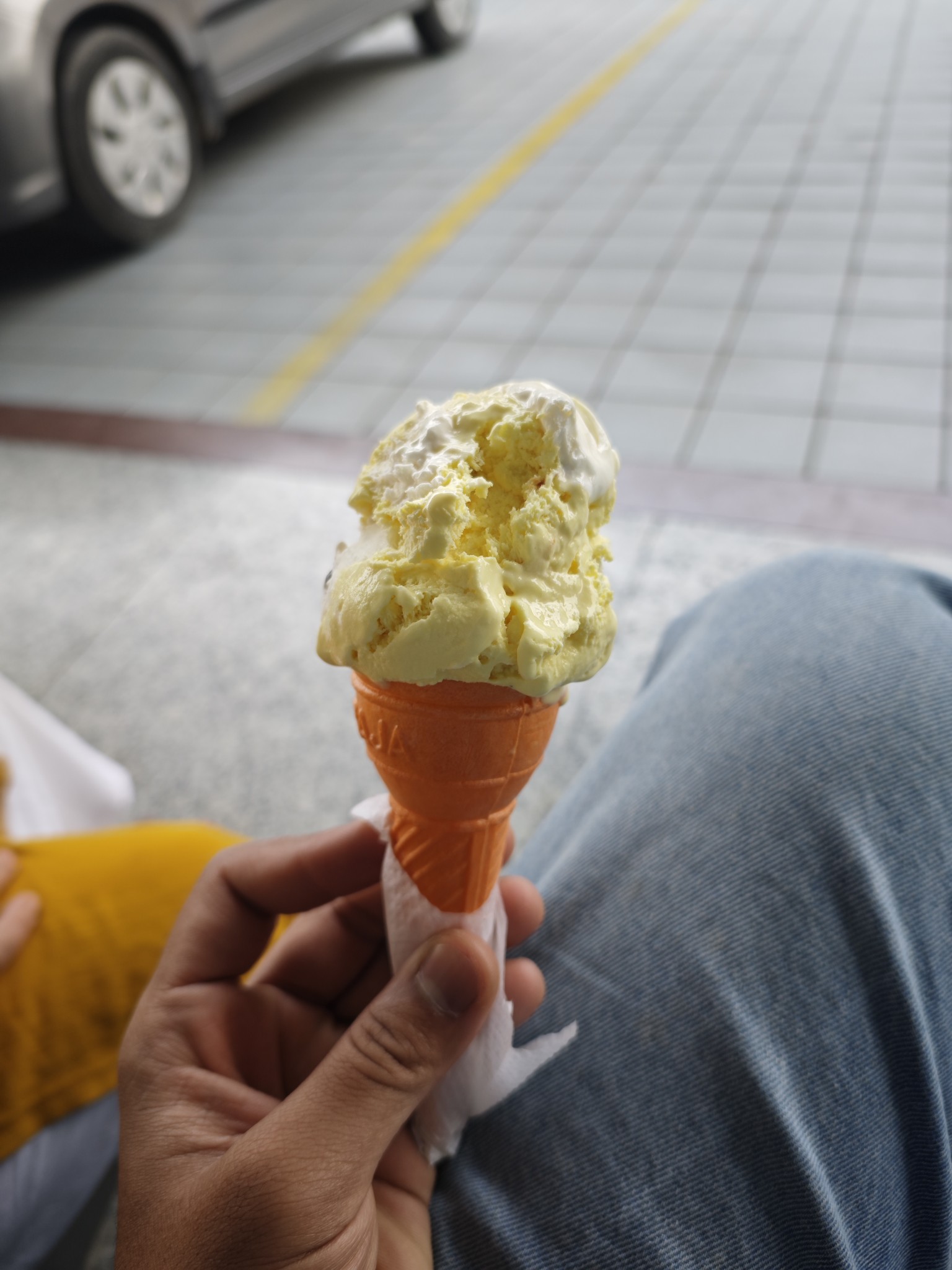 Vanilla ice cream cone