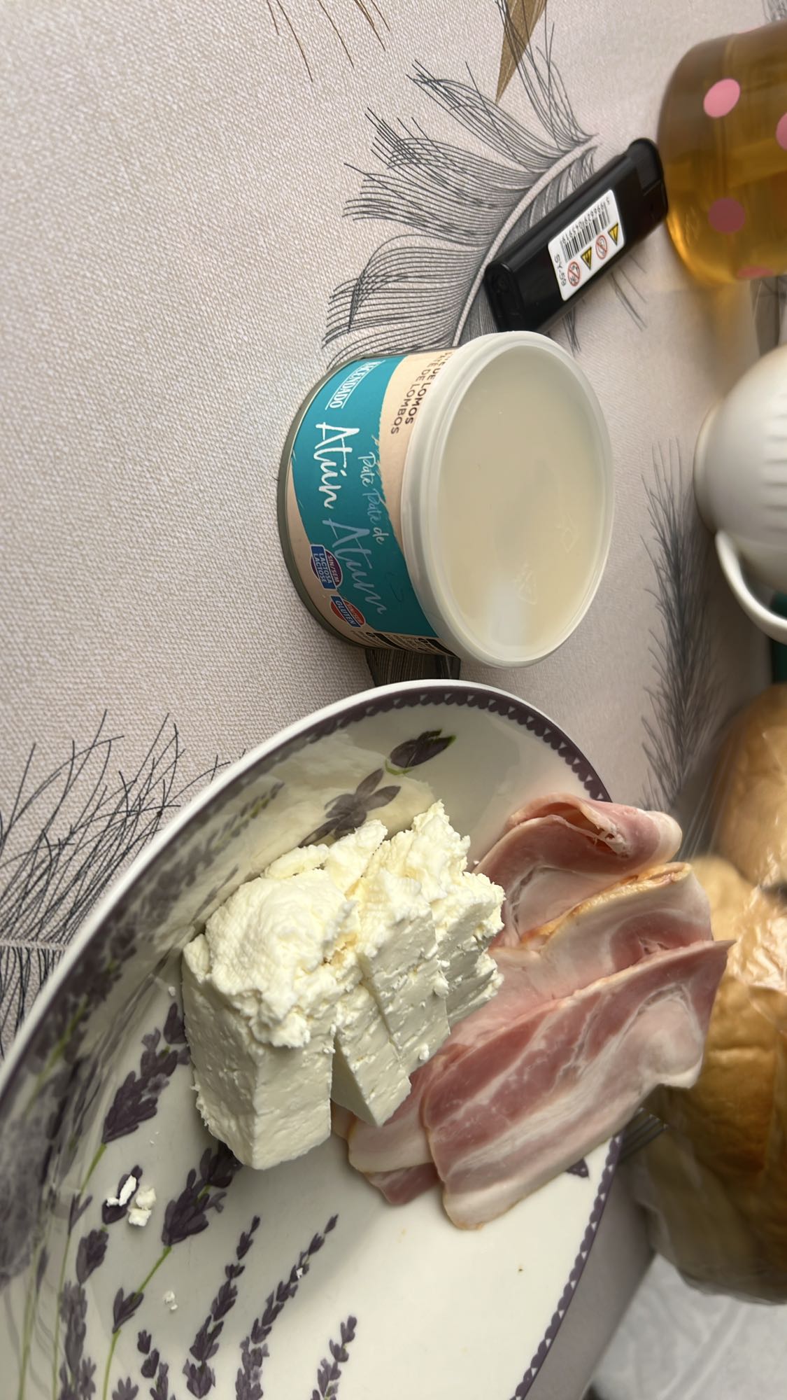 Mic dejun cu brânză și bacon