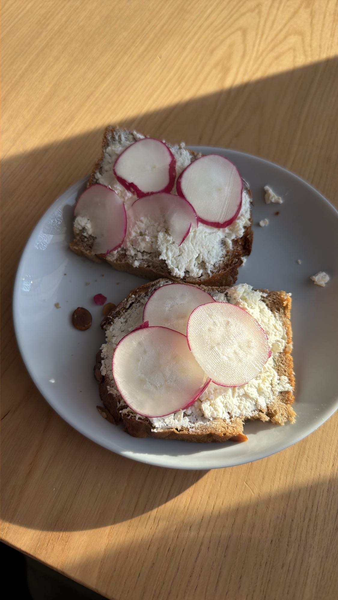 Kanapki z twarogiem i rzodkiewką