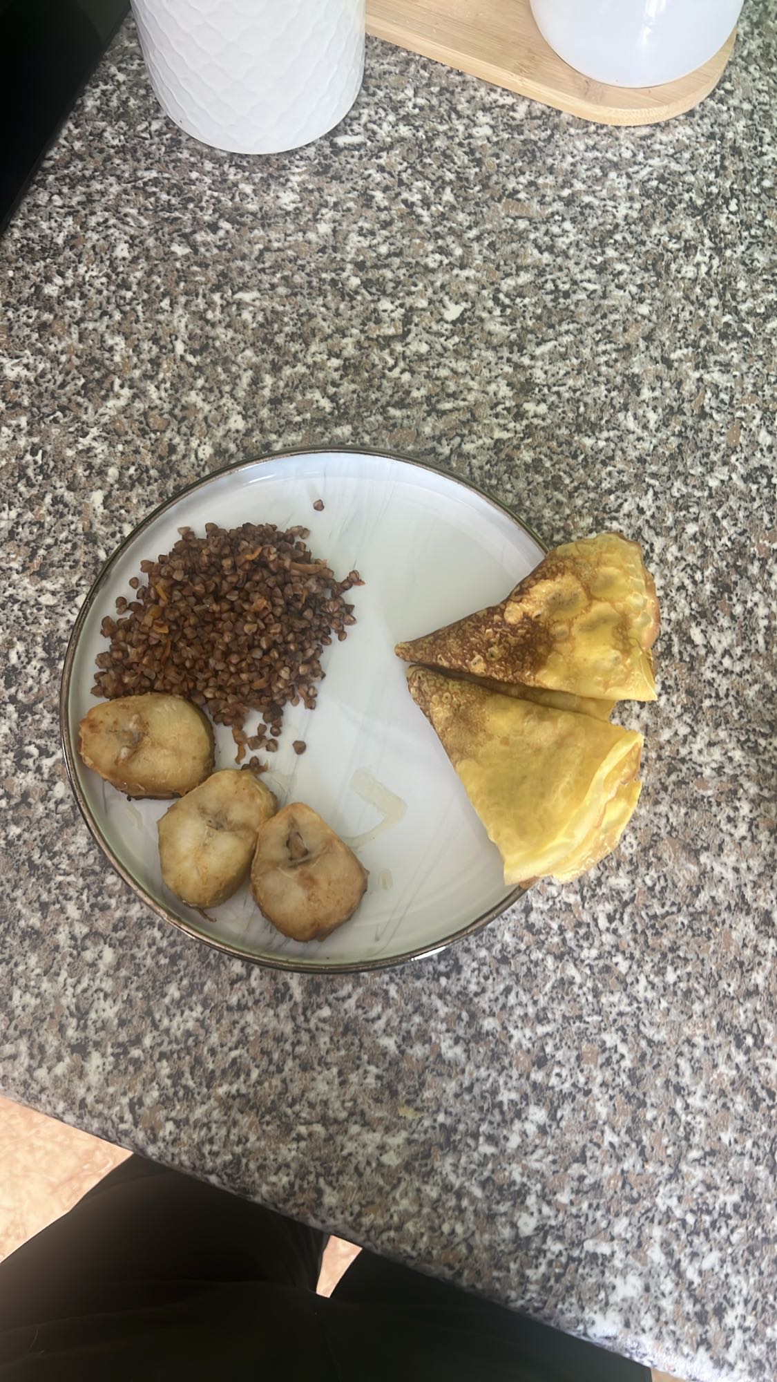 гречка, риба, млинець