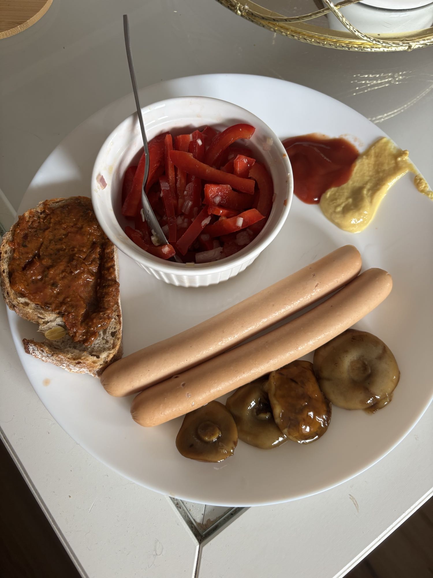Parówki z dodatkami
