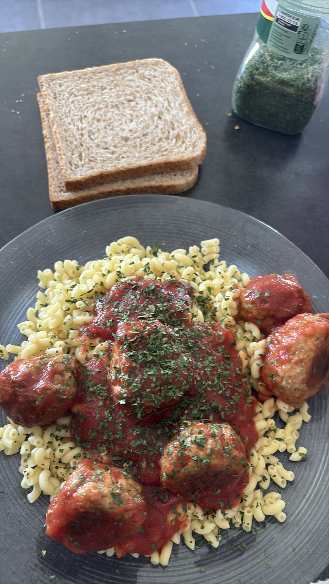 Pâtes boulettes sauce tomate
