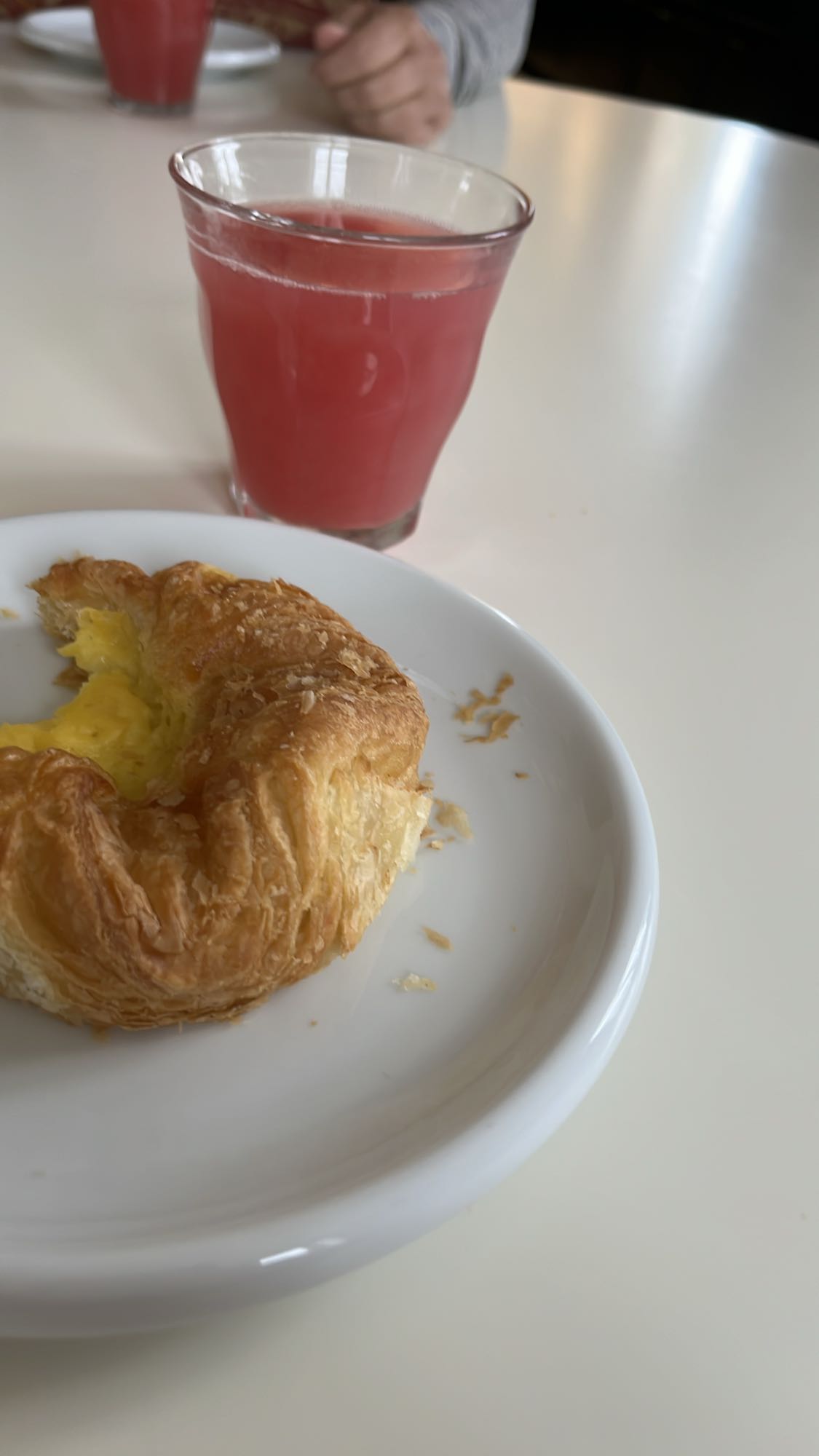 Croissant och juice