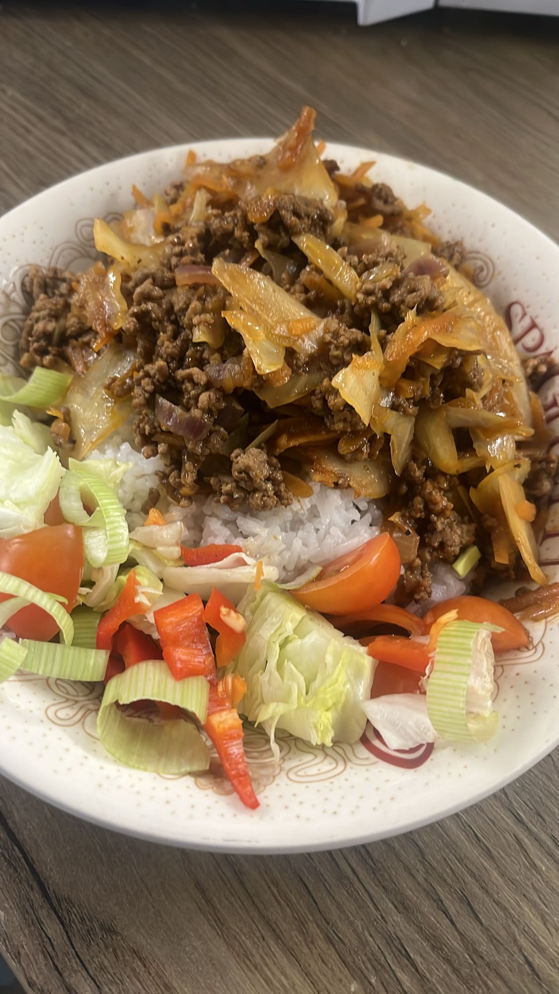 Köttfärs med ris och sallad