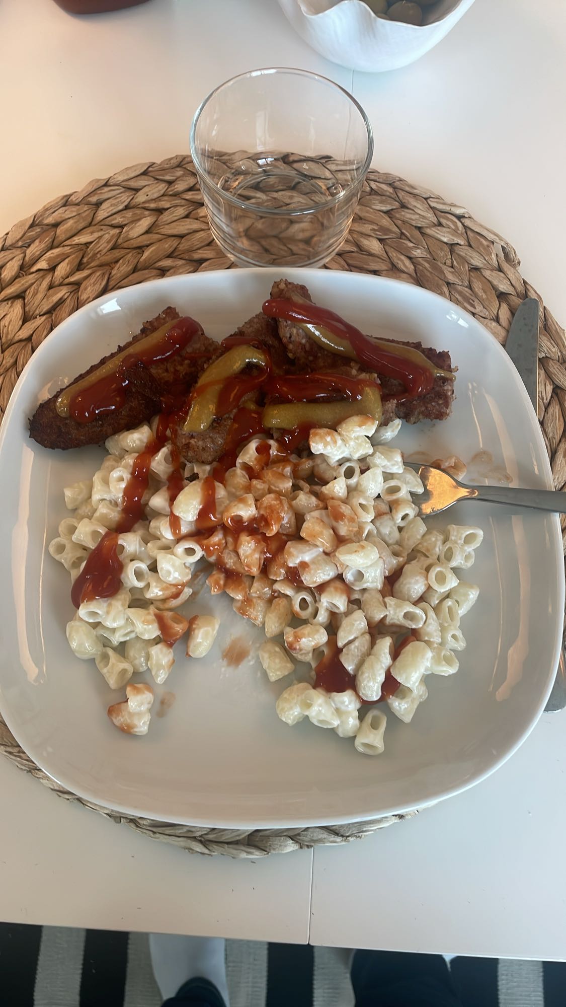 Makaroner med köttfärslimpa