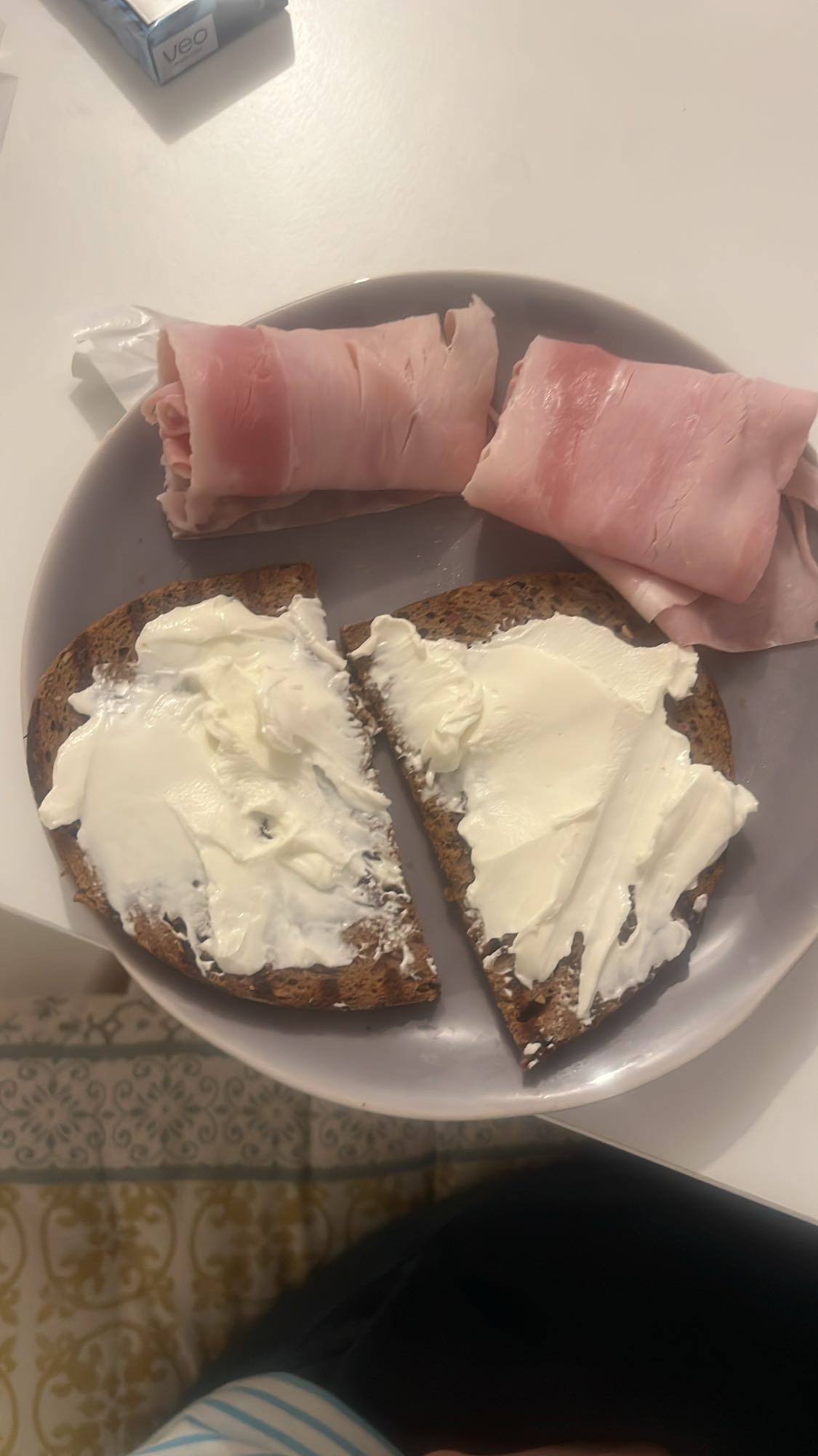 Тост з сиром і шинкою