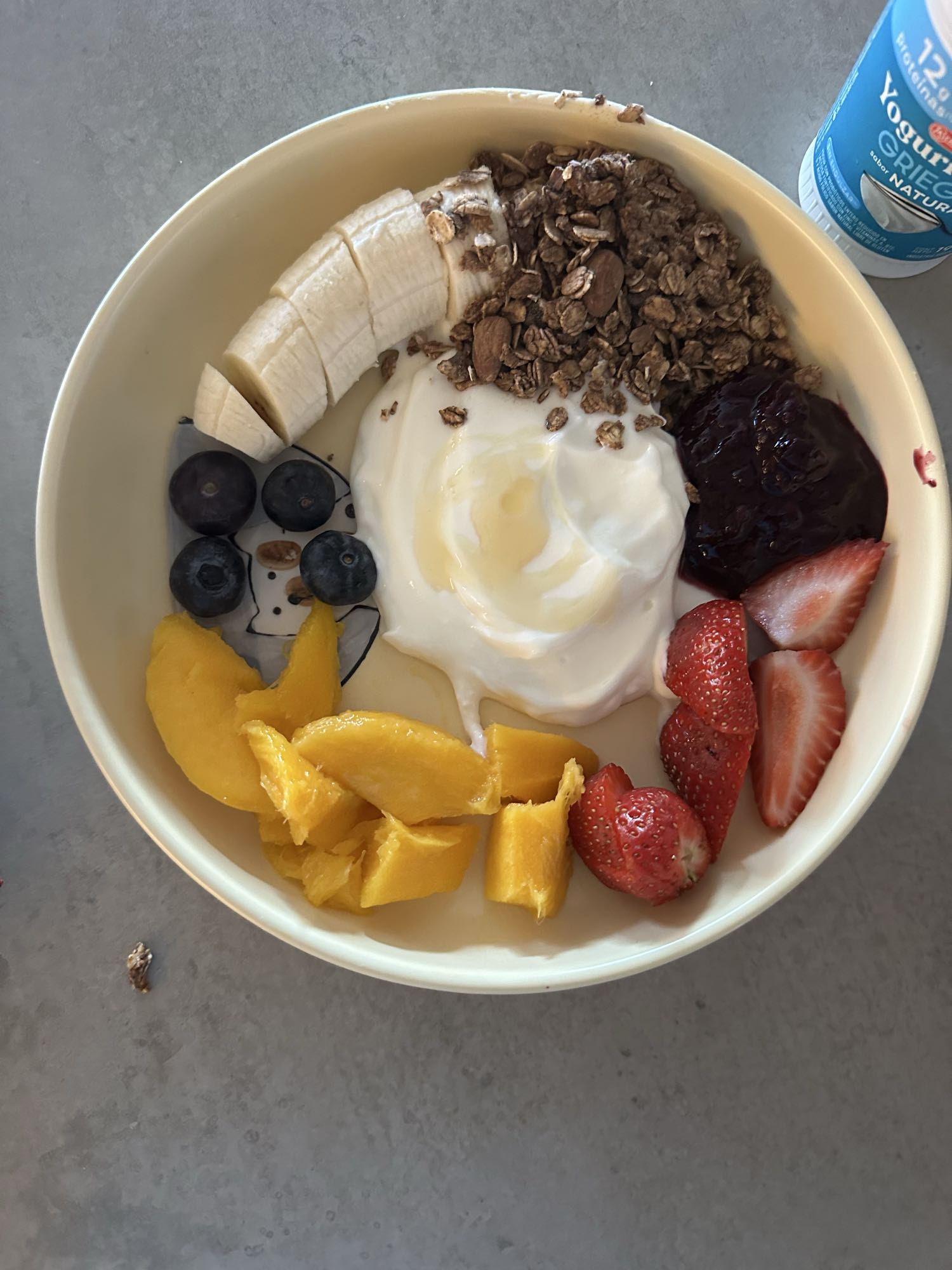 Tazón de yogur con frutas