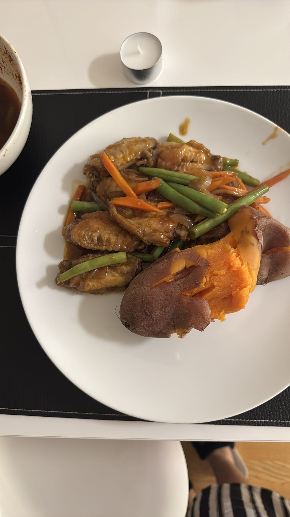 Kycklingvingar med sötpotatis