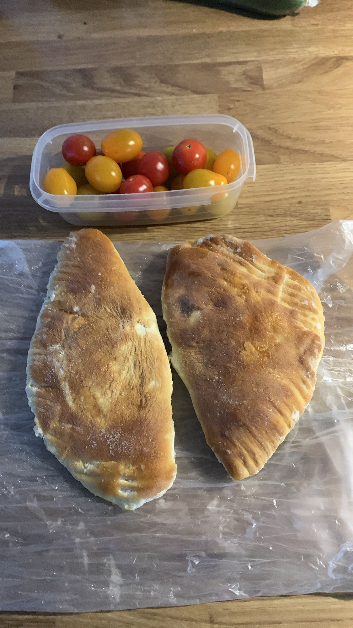 Pitabröd och tomater