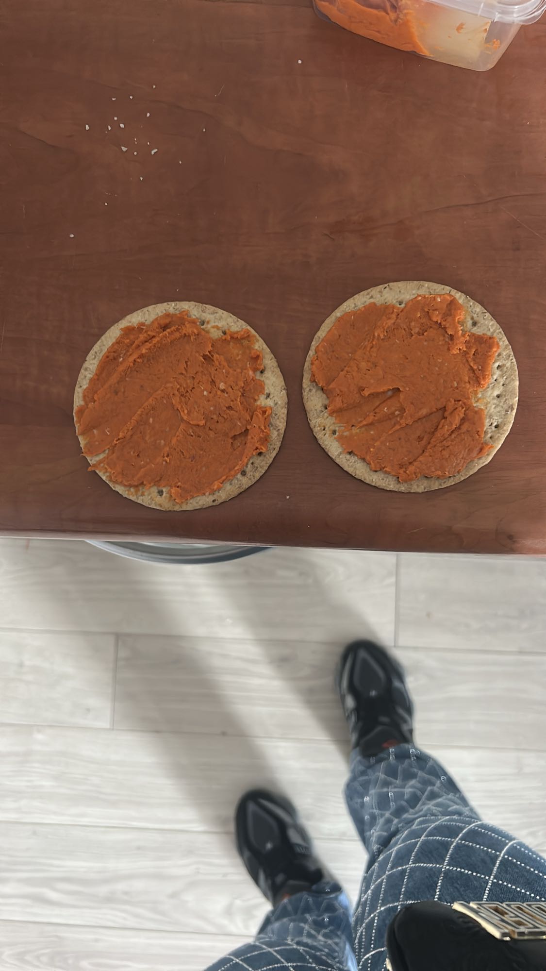 Volkoren crackers met smeersel