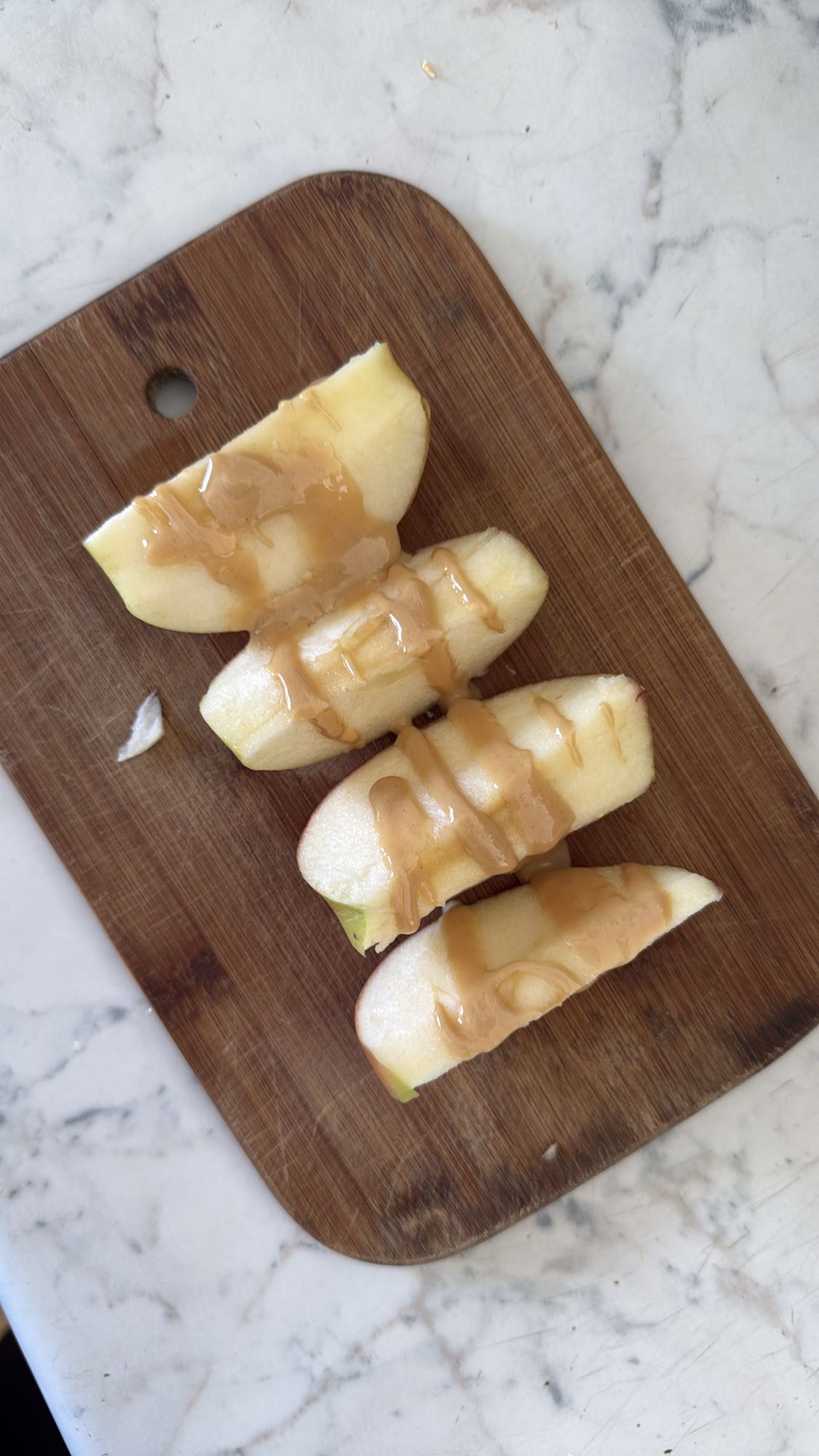 Apple slices with honey