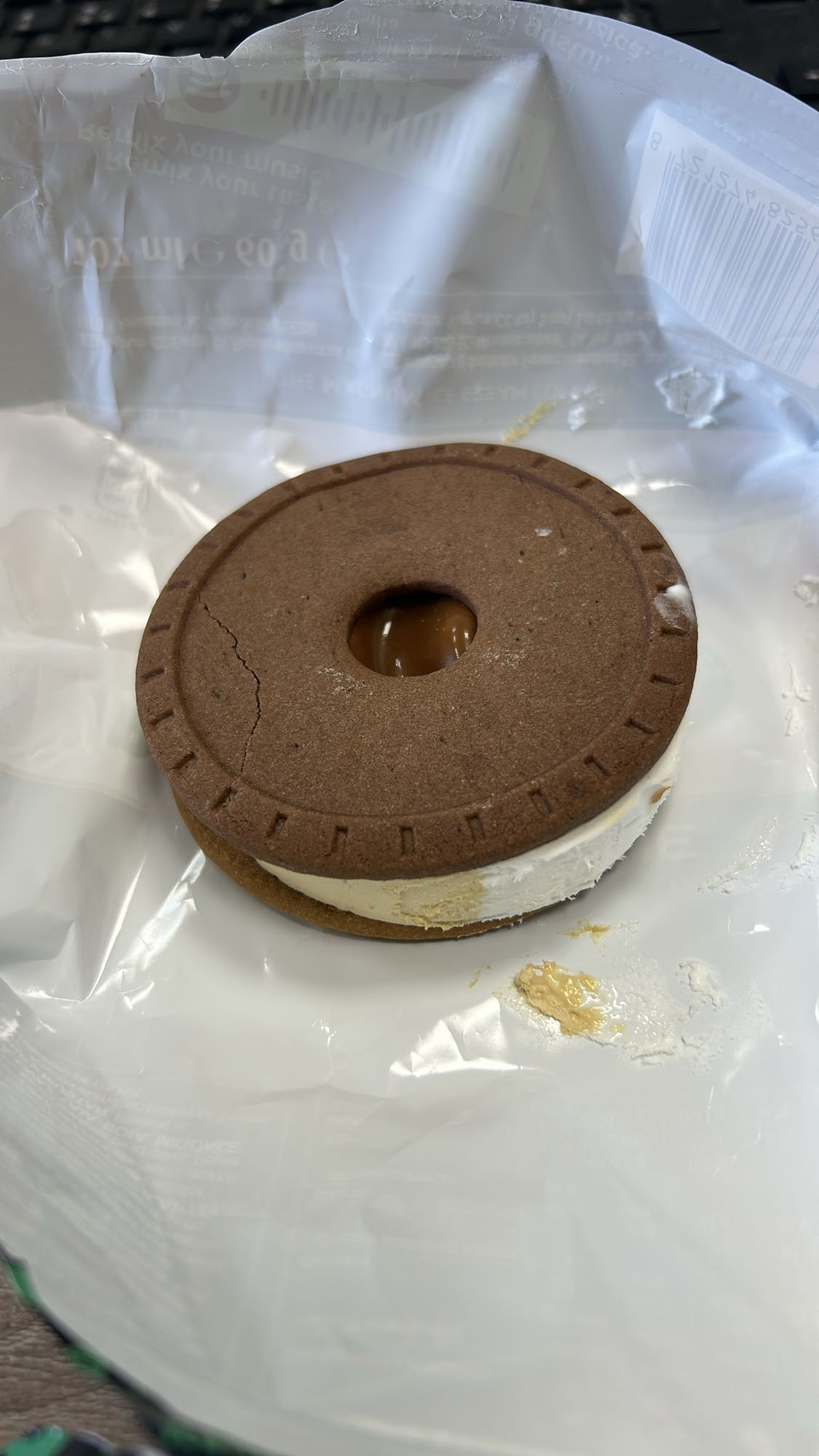 Sandviș înghețată caramel