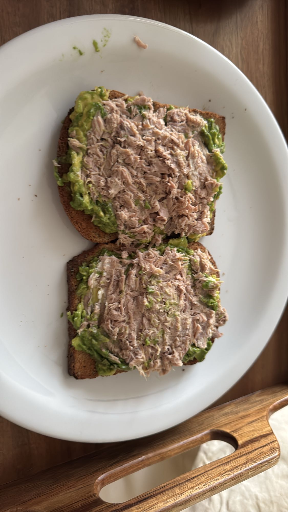 Tostadas de atún y aguacate