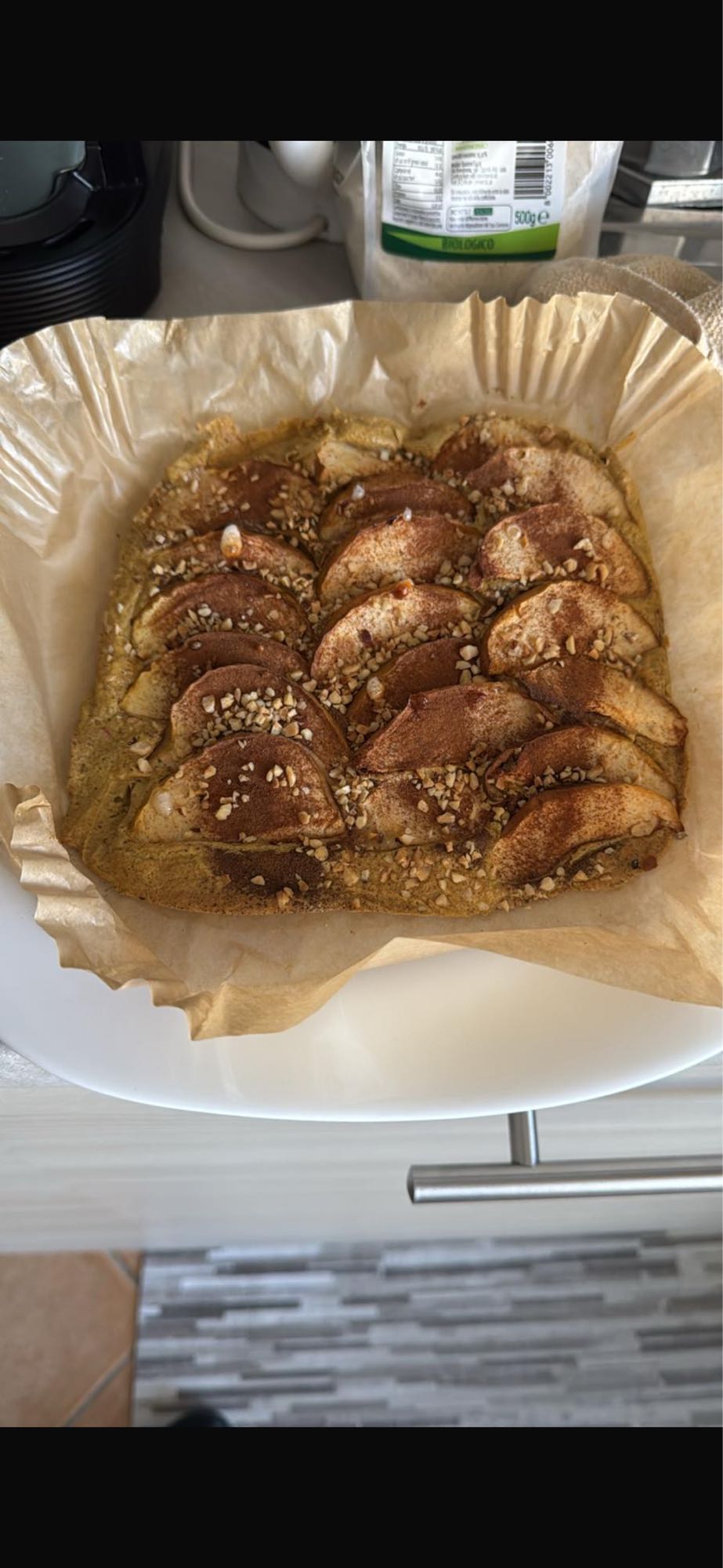 Apfelkuchen mit Nüssen