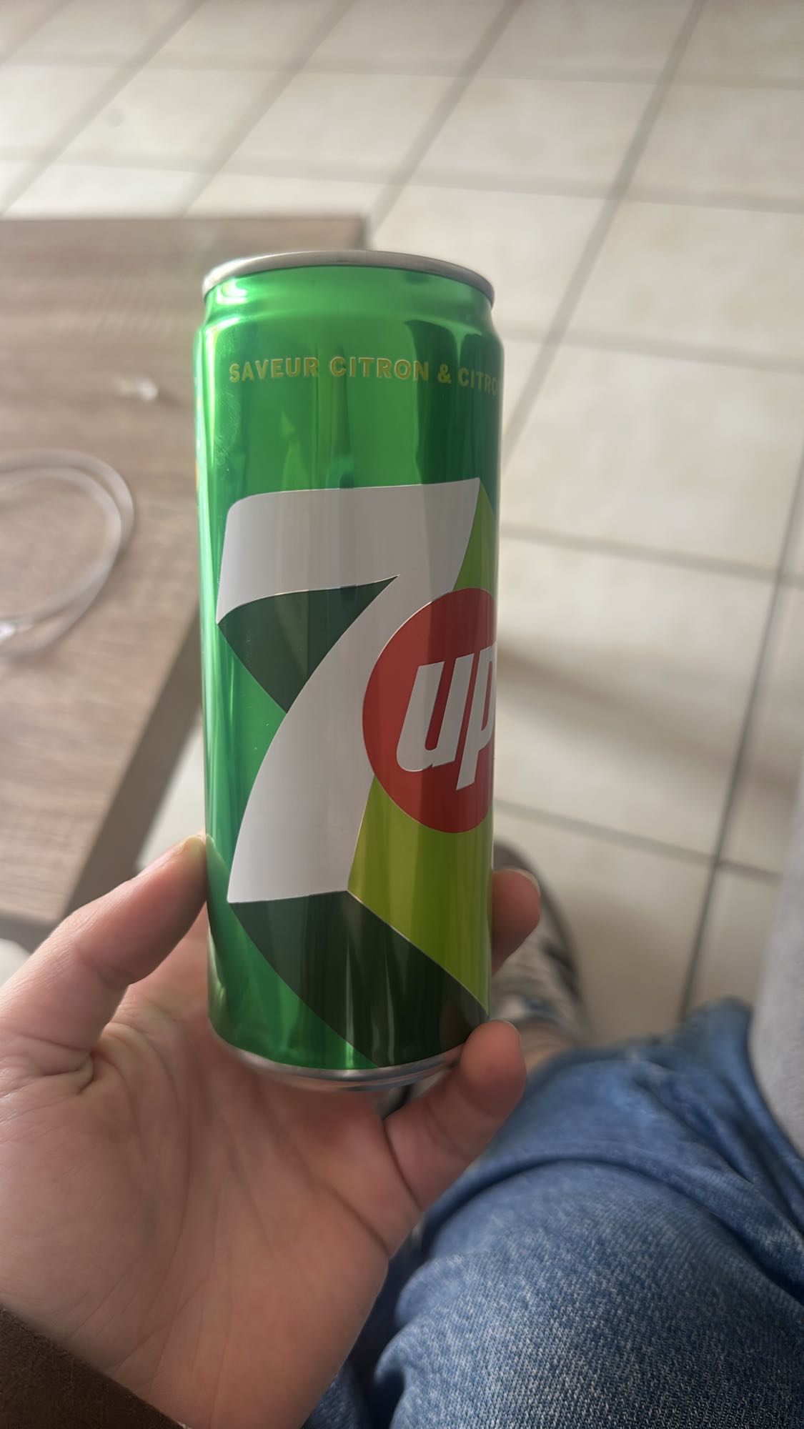 Canette de 7UP