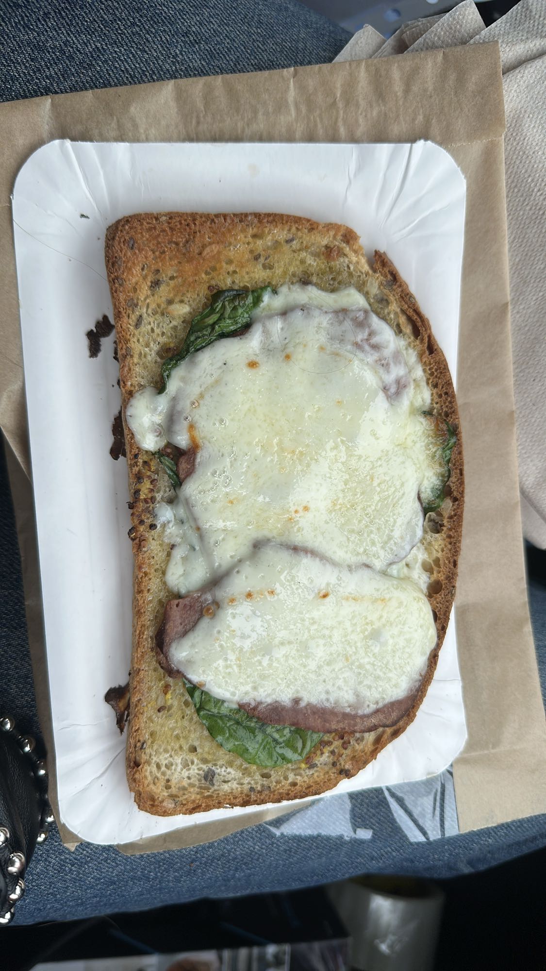 Tartine fromage et viande