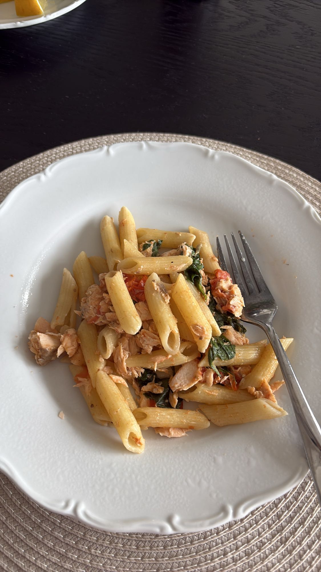 Pasta med lax och spenat