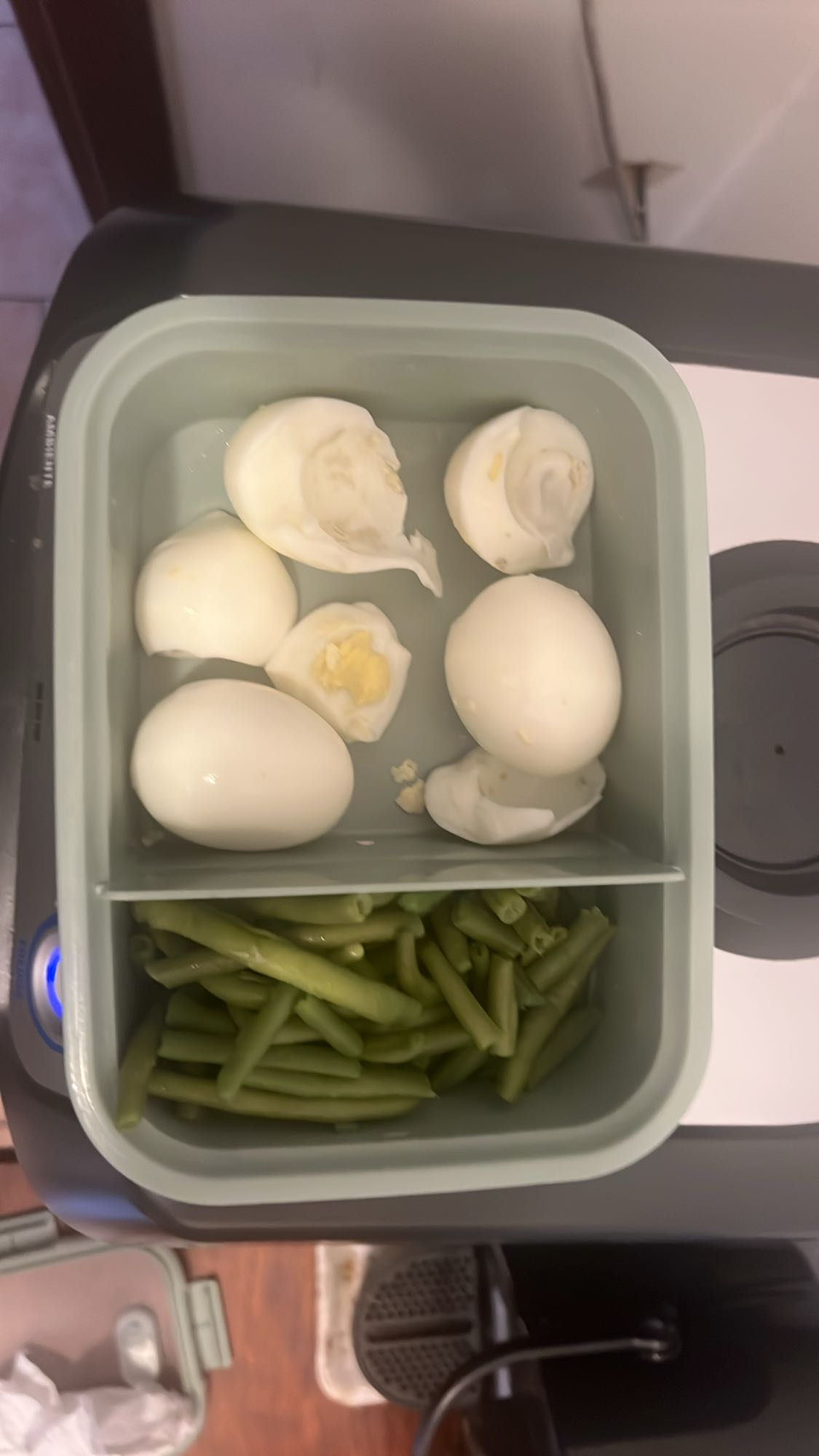 Yumurta ve Fasulye Kutusu