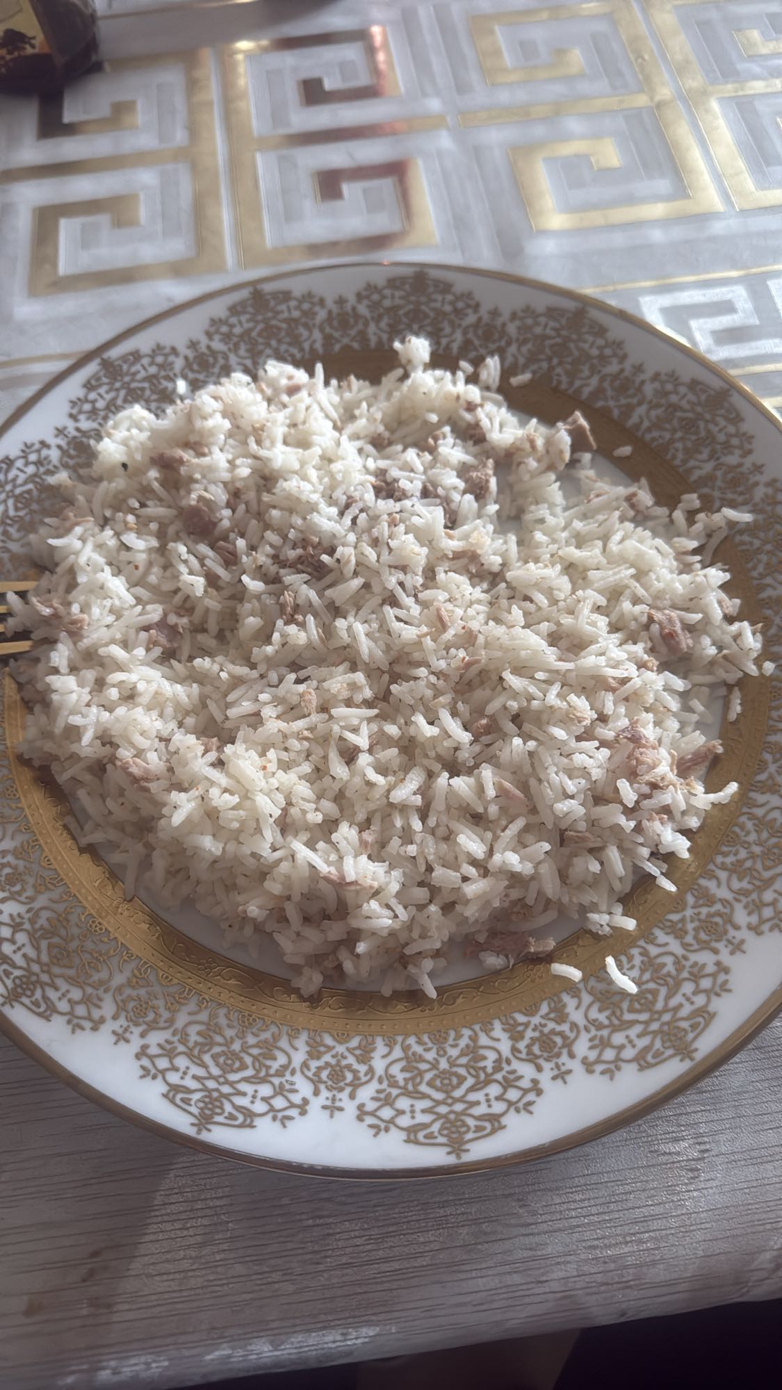 Pirinçli ton balığı