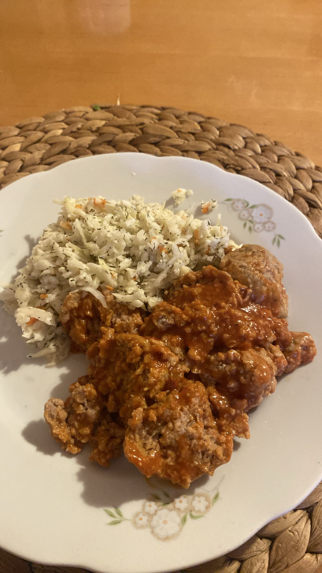 klopsiki z surówką