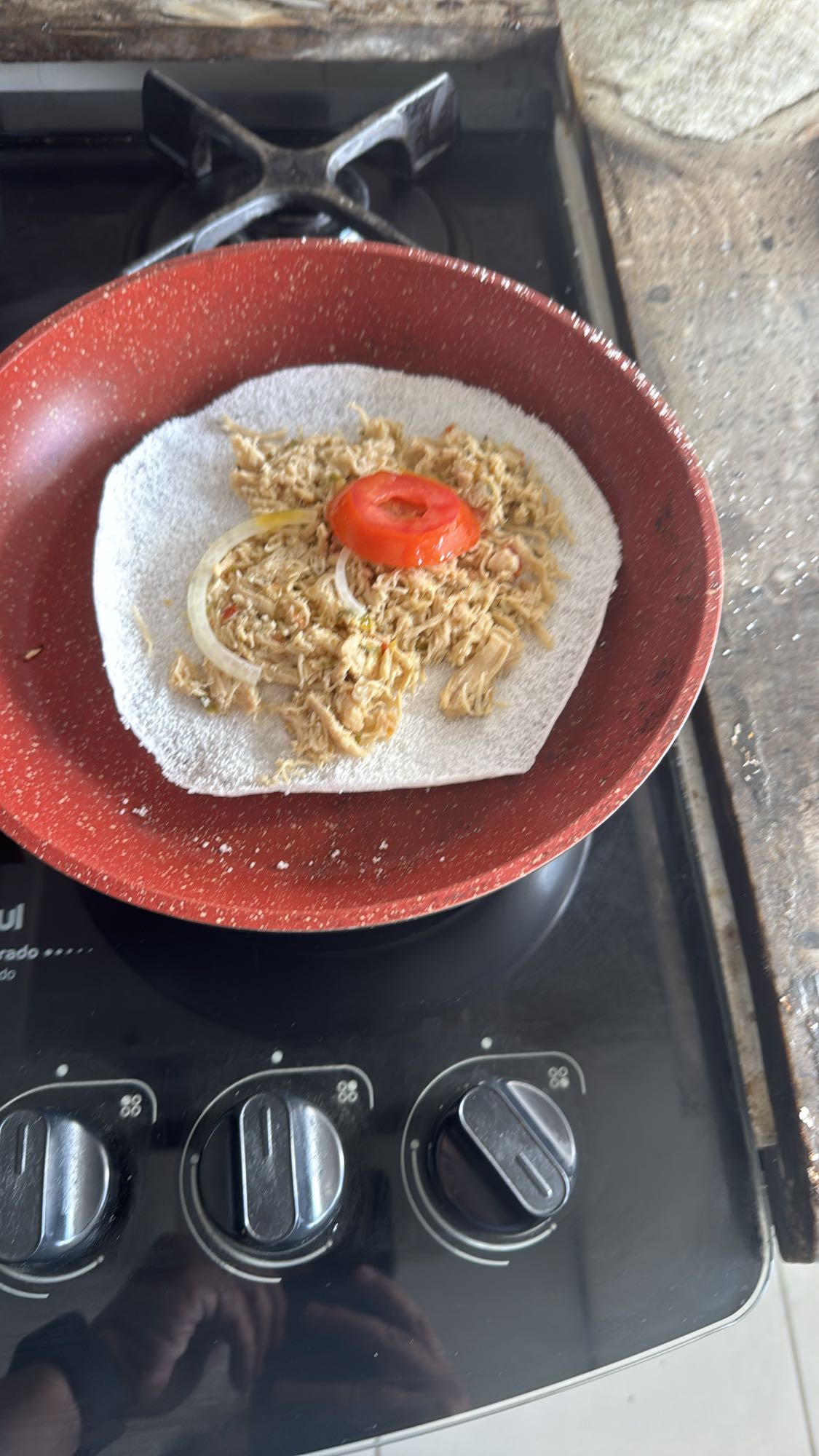 Tapioca com frango e legumes