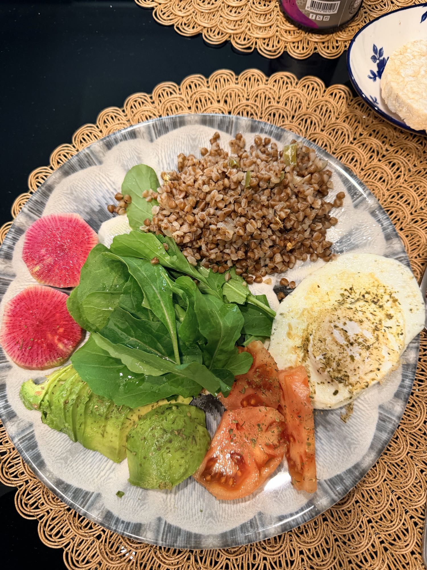 гречка с овощами и яйцом