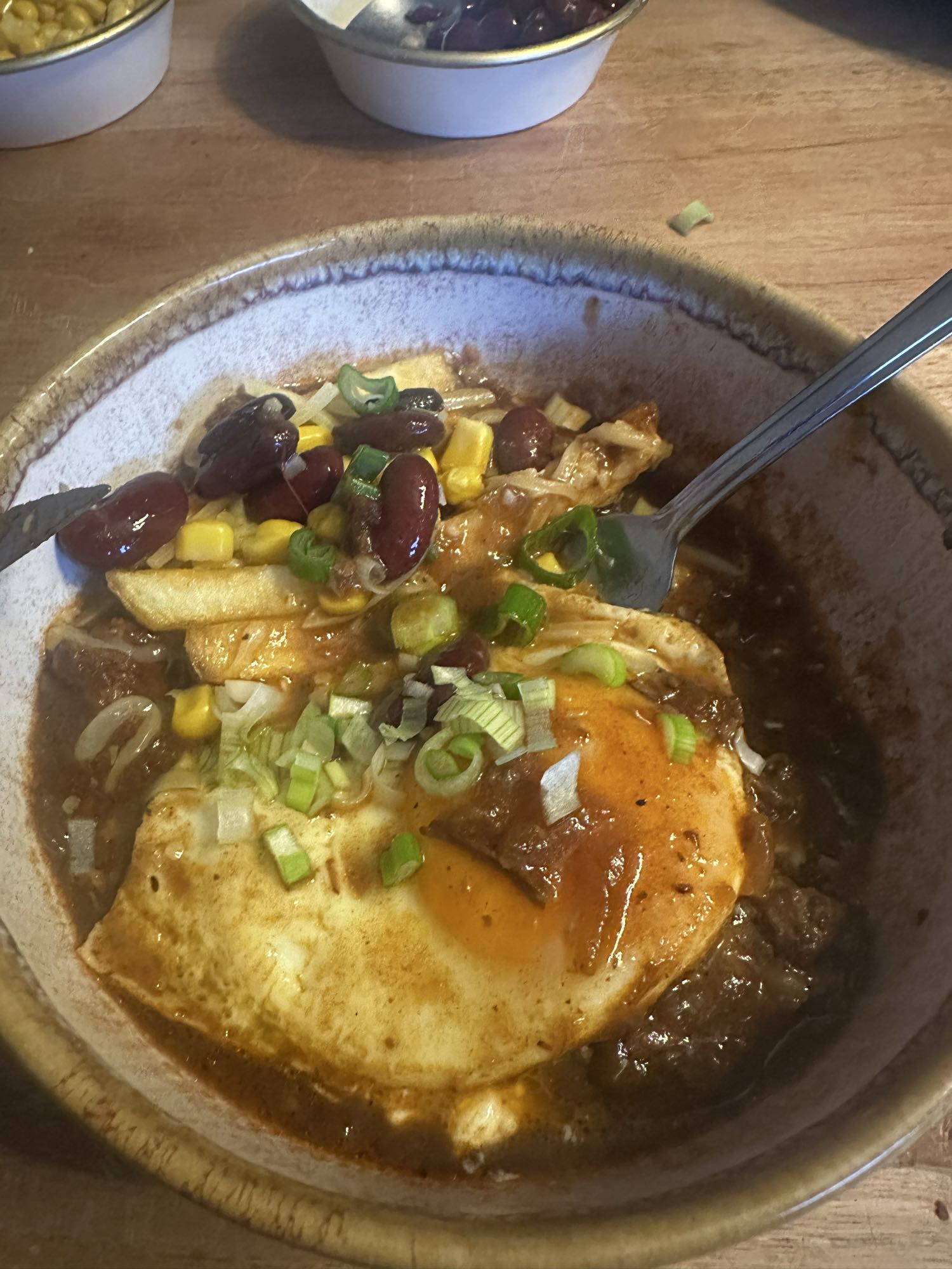 Chili met ei en friet