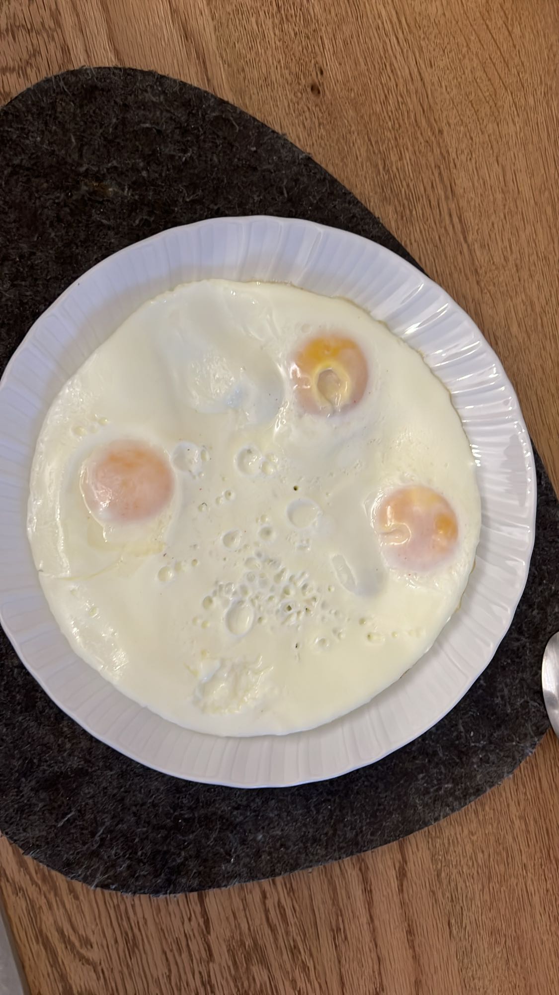 Haşlanmış yumurta tabağı