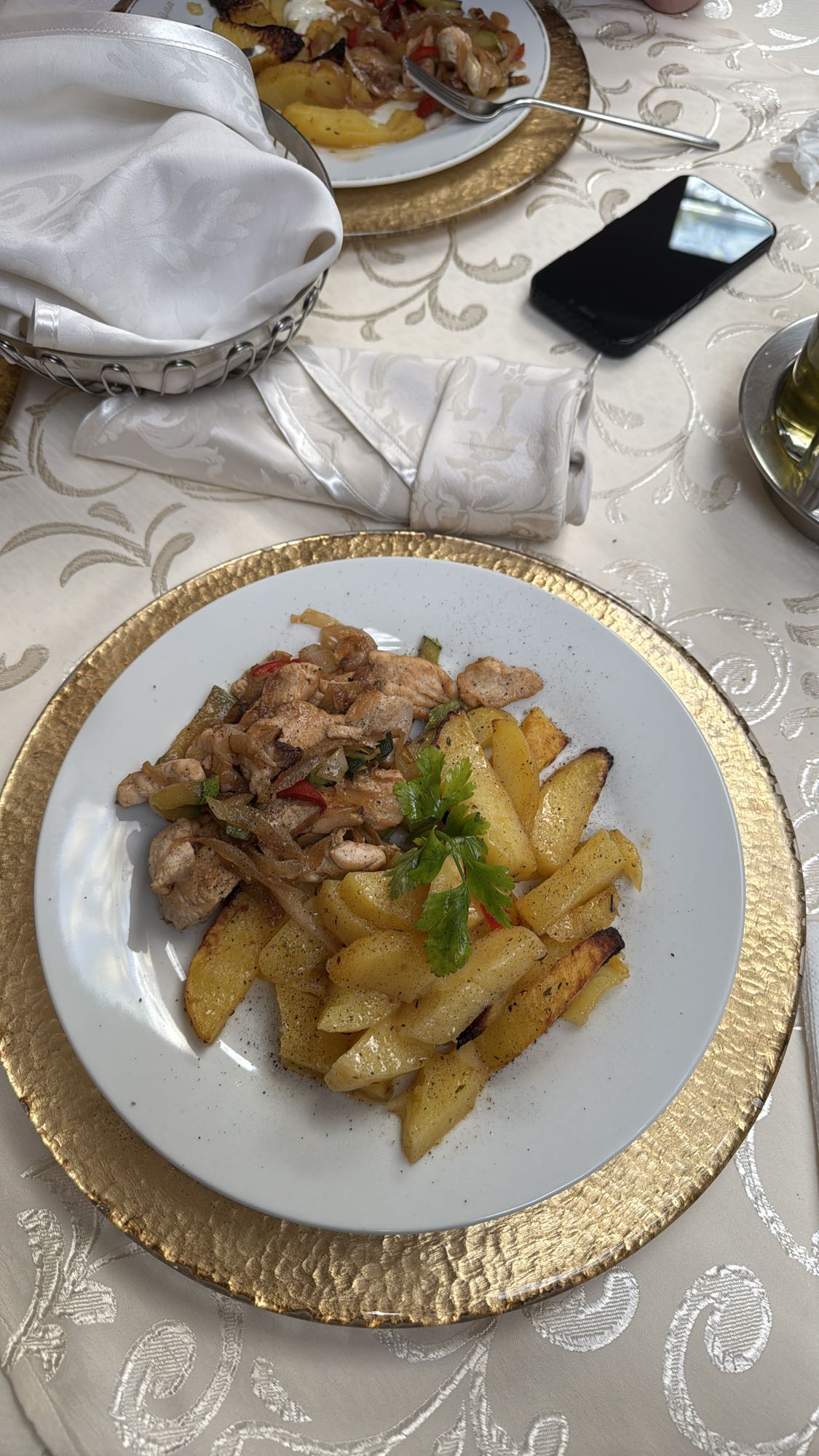 Chicken with roasted potatoes