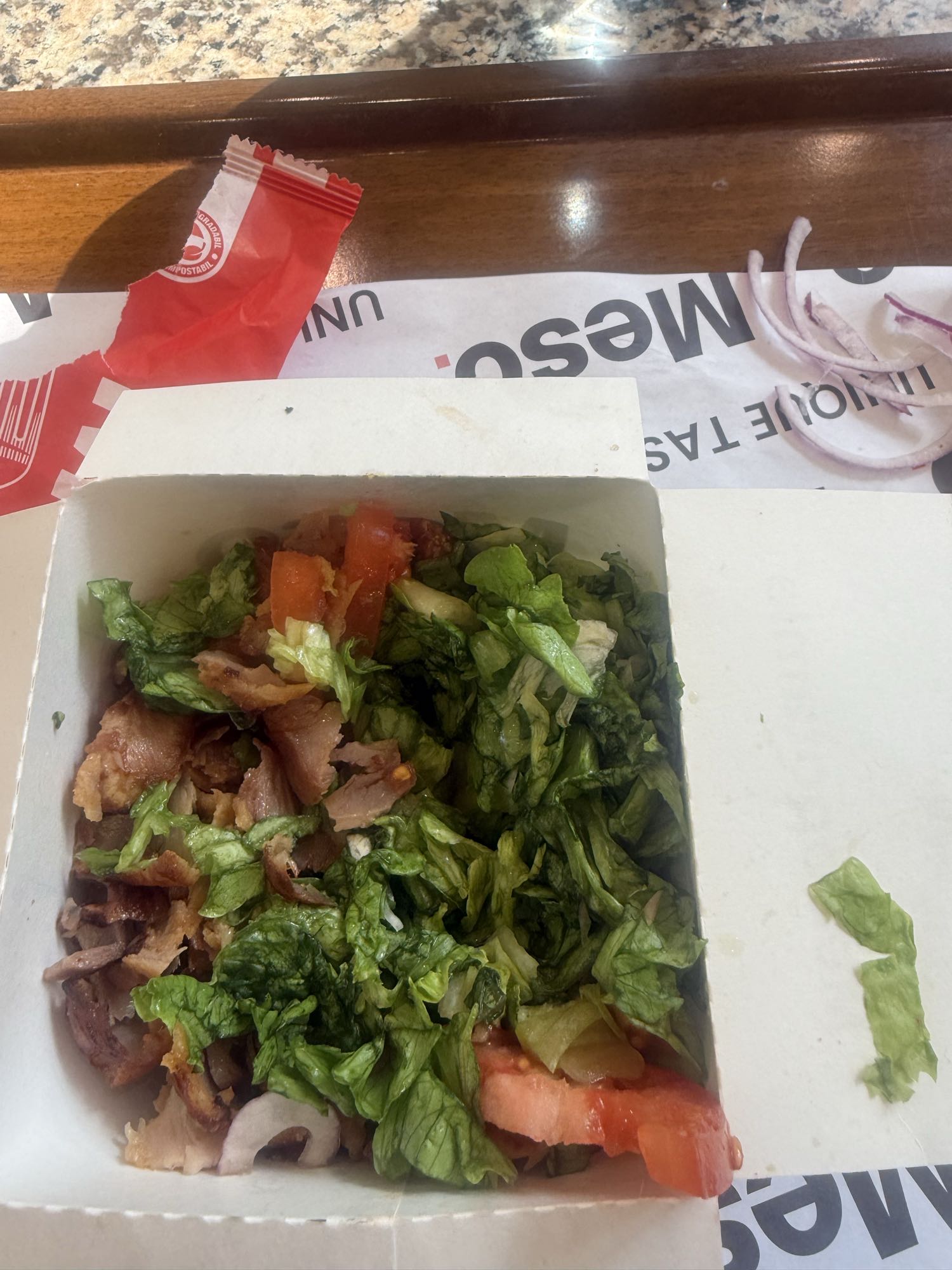 Salată cu carne și legume