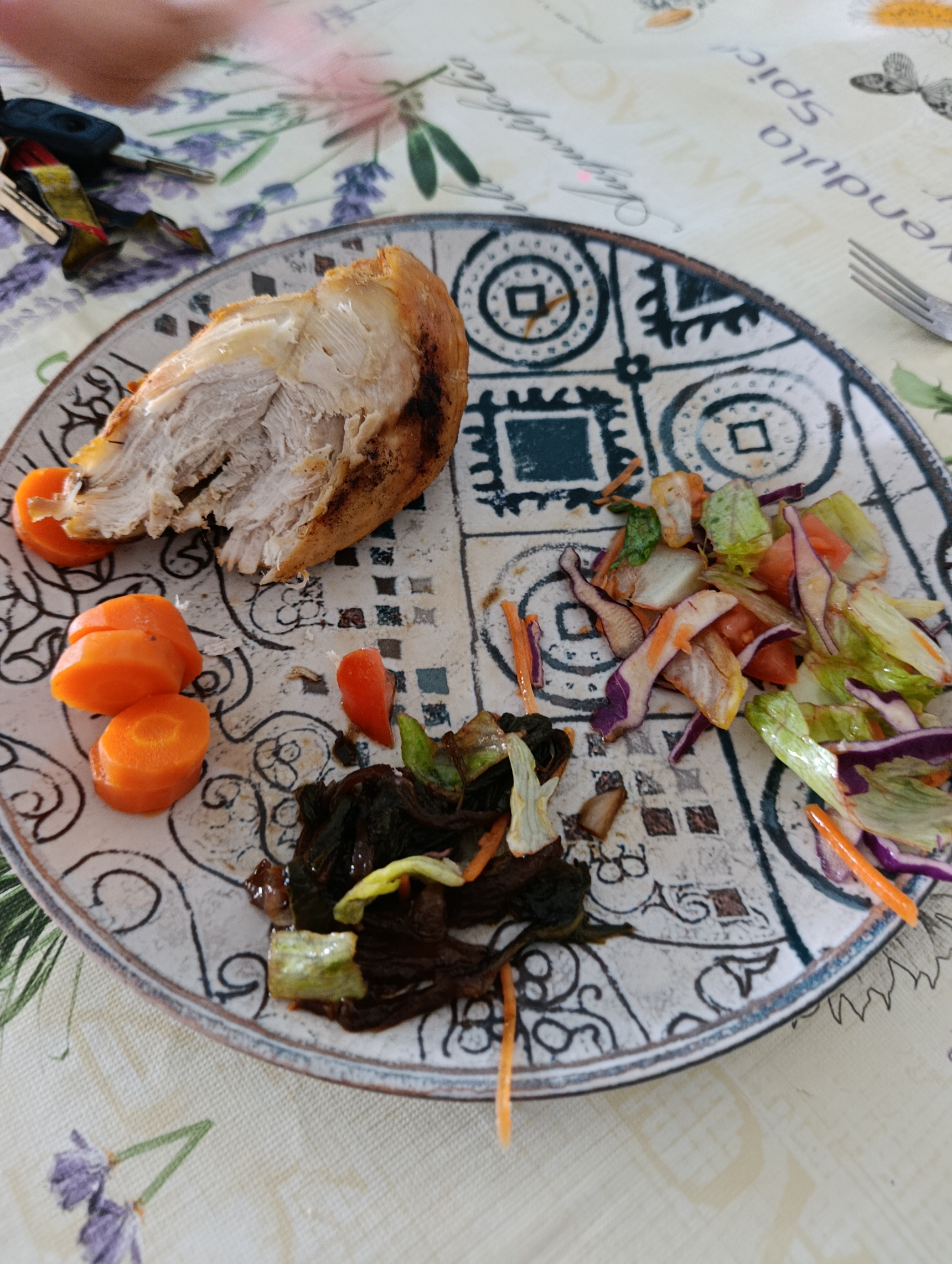 Pollo con ensalada mixta